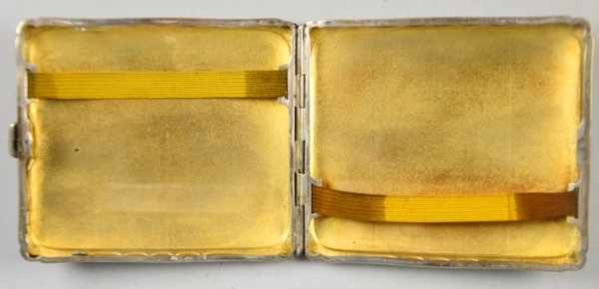 ZIGARETTENETUI rechteckige Form, Oberfläche mit ziseliertem Dekor, Innenvergoldung, Robert Kraft, - Bild 3 aus 5
