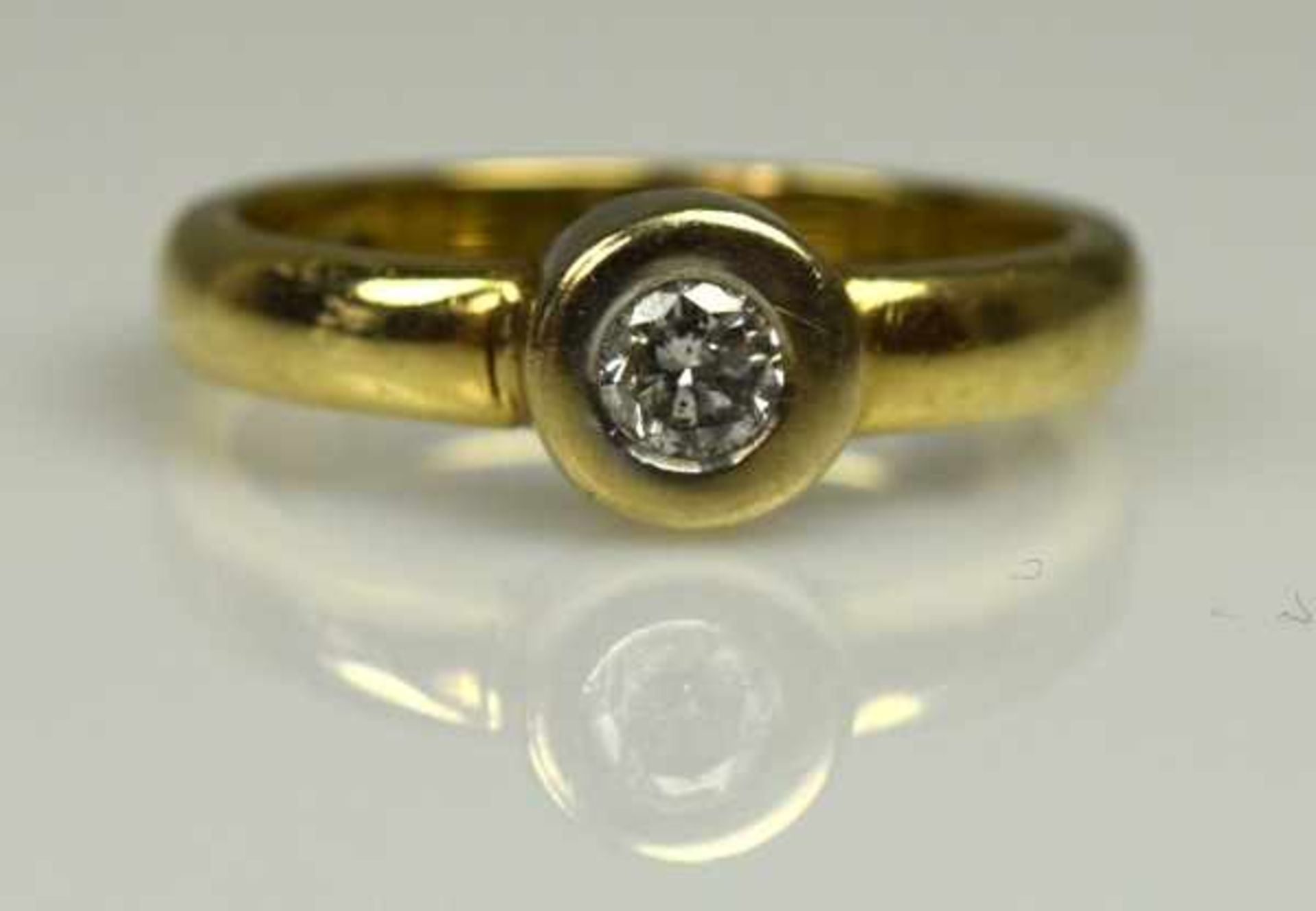 BRILLANTRING Solitärbrillant um 0,2ctw, P, in Gelbgoldfassung 14ct, 4,7g, Gr. 58- - -23.00 % buyer's - Bild 2 aus 2