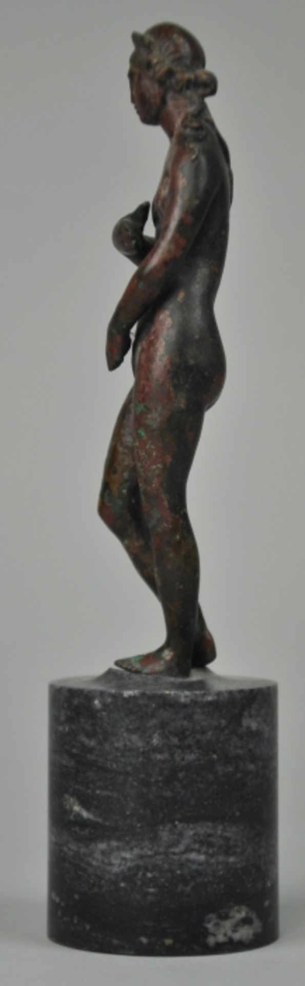 VENUS im Stile der kapitolinischen Venus, sich die Scham bedeckend, mit langem lockigen Haar, - Image 4 of 6