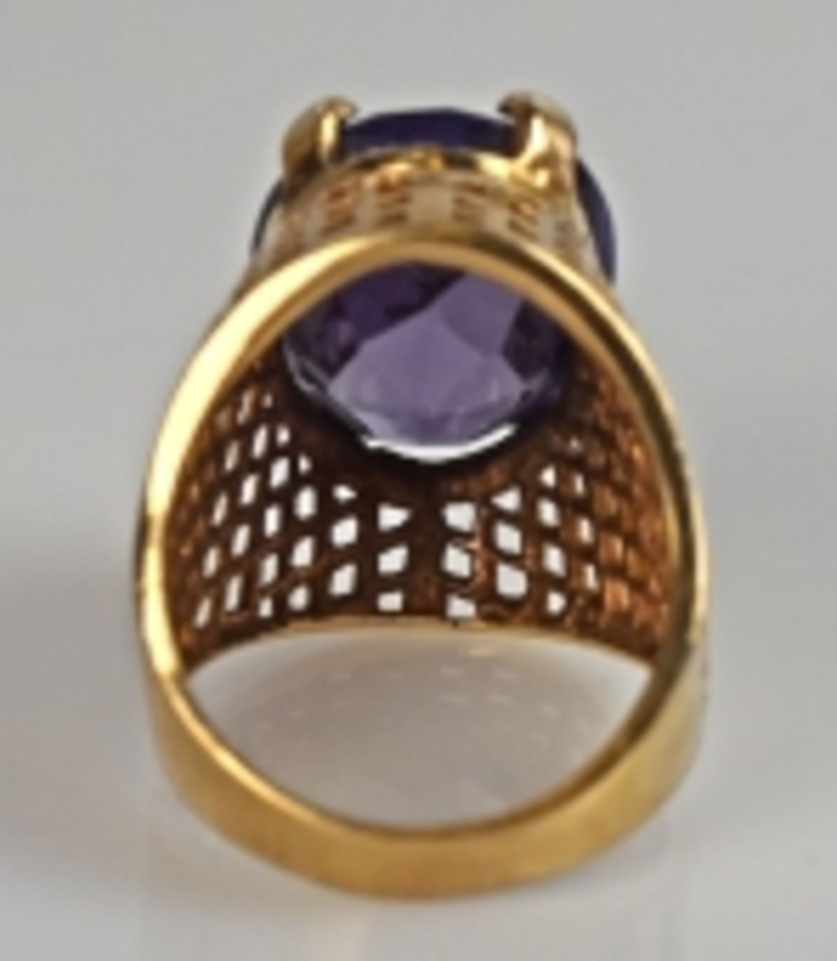 AMETHYST-RING schmaler geschliffener Amethyst von schöner Farbe, 18x13mm, in seitlich durchbrochener - Bild 5 aus 5