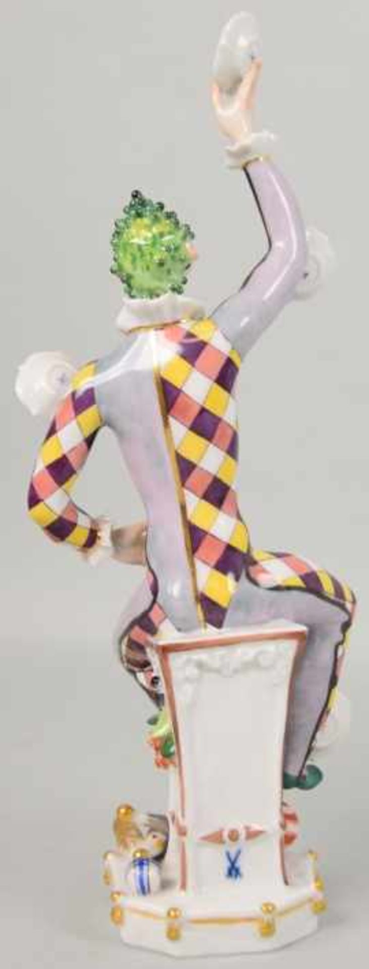 CLOWN Meissen, "Jongleur", stehender Clown beim Jonglieren mit Tellern, polychrome Bemalung, - Bild 3 aus 4