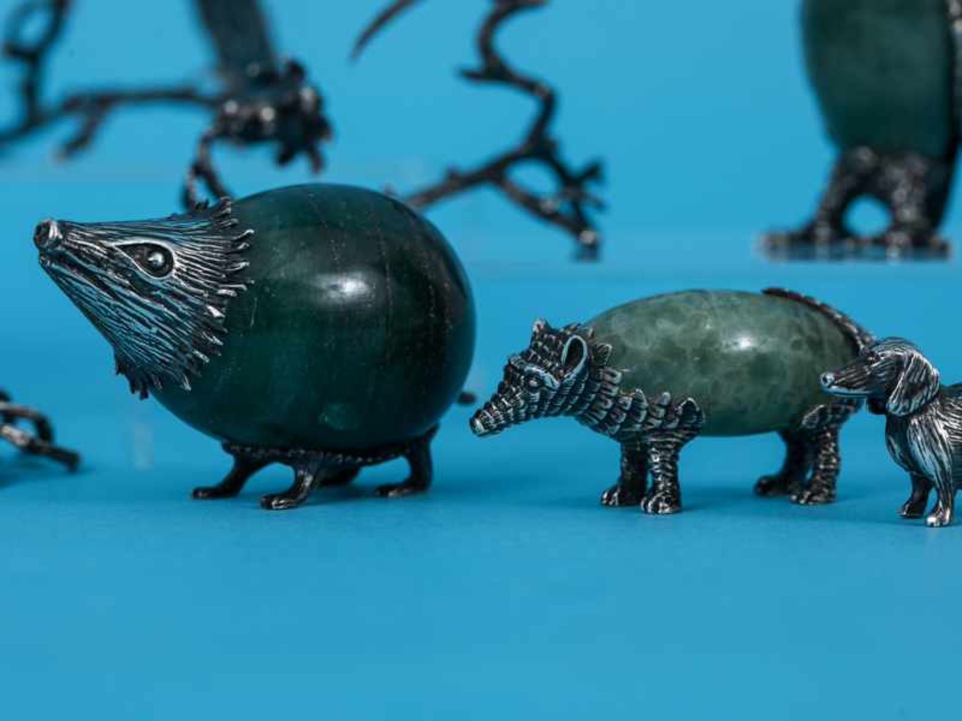 16 verschiedene Edelstein-Tierfiguren mit Silbermontierung, 20. Jh. Verschiedene kugel-, stab- und - Bild 8 aus 9