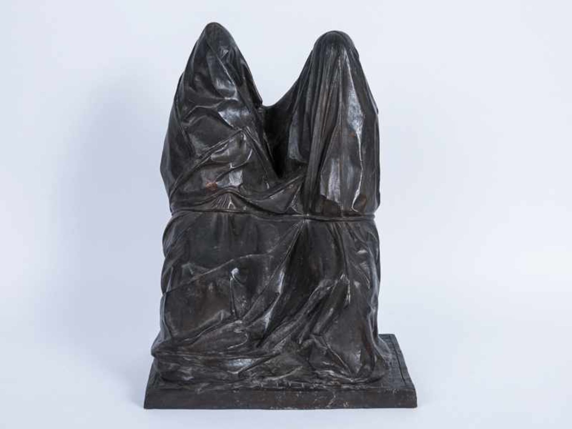 Augustin, Edgar (1936 - 1996). Bronze, dunkelbraun-goldfarbig patiniert; große Figurenplastik "