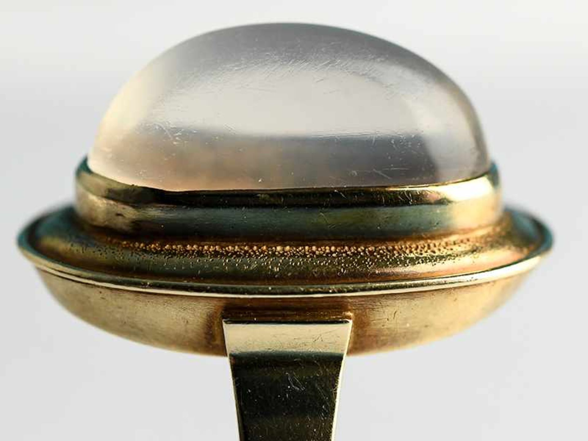 Ring mit Mondstein-Cabochon, Goldschmiedearbeit von Prof. Arnold, Hamburg, 60- er Jahre 585/- - Bild 2 aus 5