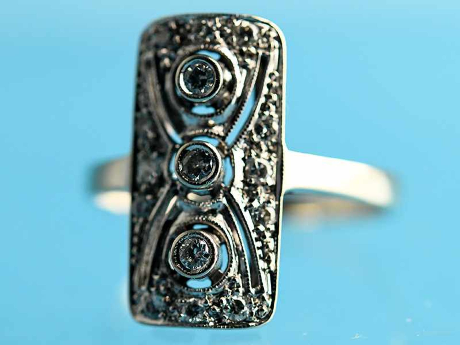 Ring mit Altschliff-Diamanten, zusammen ca. 0,2 ct, Art Deco 585/- Gelbgold und Silber