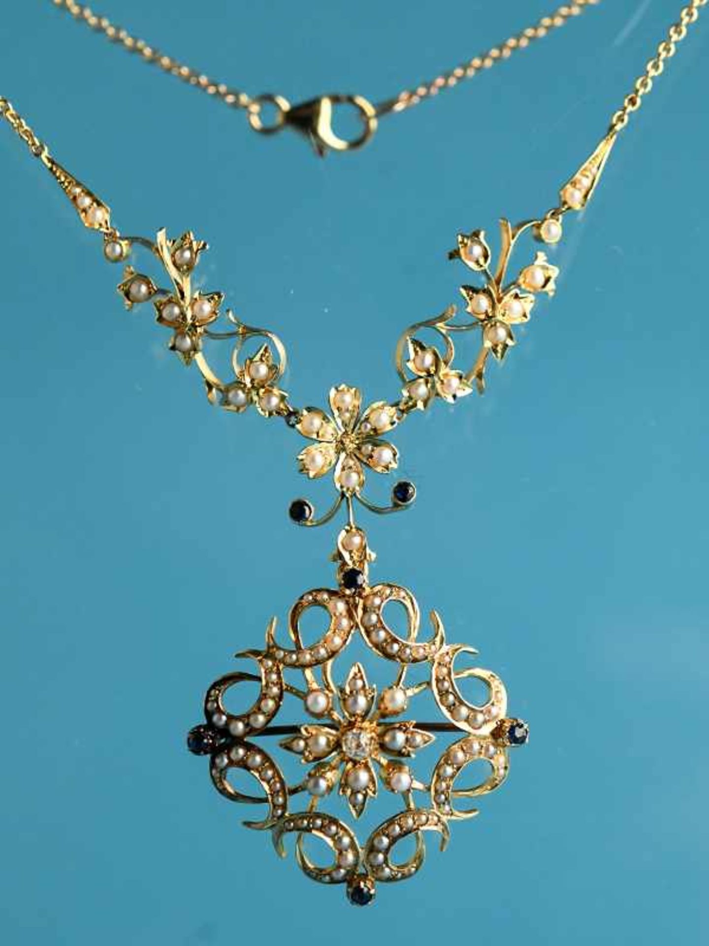 Collier/Brosche mit Altschliff-Diamanten, Keshirperlen und 6 Saphiren, England, Mitte 20. Jh. 15 - Bild 2 aus 3