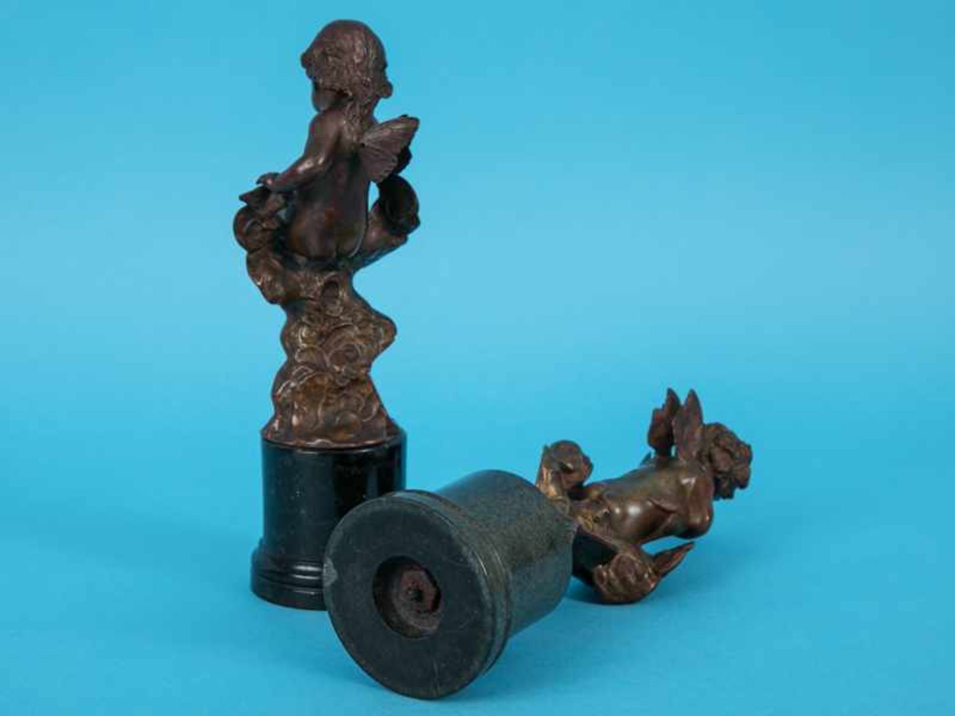 Iffland, Franz (1862 - 1935). Paar Putti-/Amoretten-Figurenplastiken, Bronze, goldbraunfarbig - Bild 3 aus 12