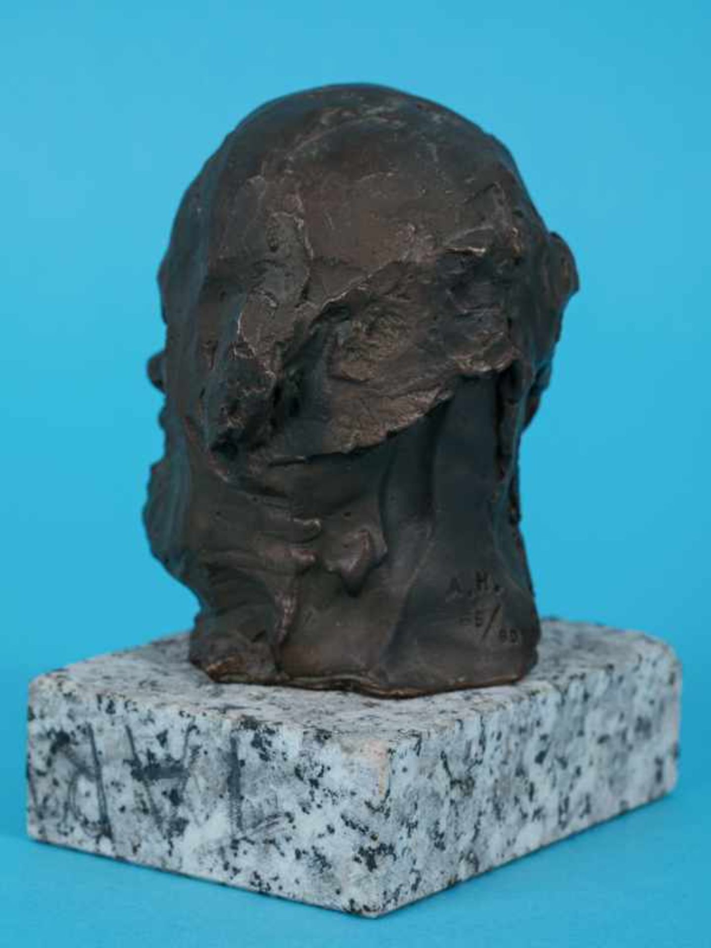 Hrdlicka, Alfred (1928 - 2009). Bronzeplastik "Selbstportrait", ca. 1986; Kopfplastik, innen hohl - Bild 8 aus 9