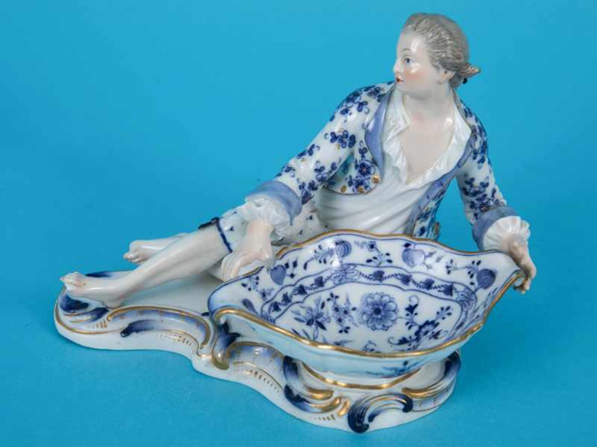 Figurenschale "Rokoko-Kavalier", Meissen, Ende 19. Jh. Weißporzellan mit unter Glasur blauer und - Bild 3 aus 7