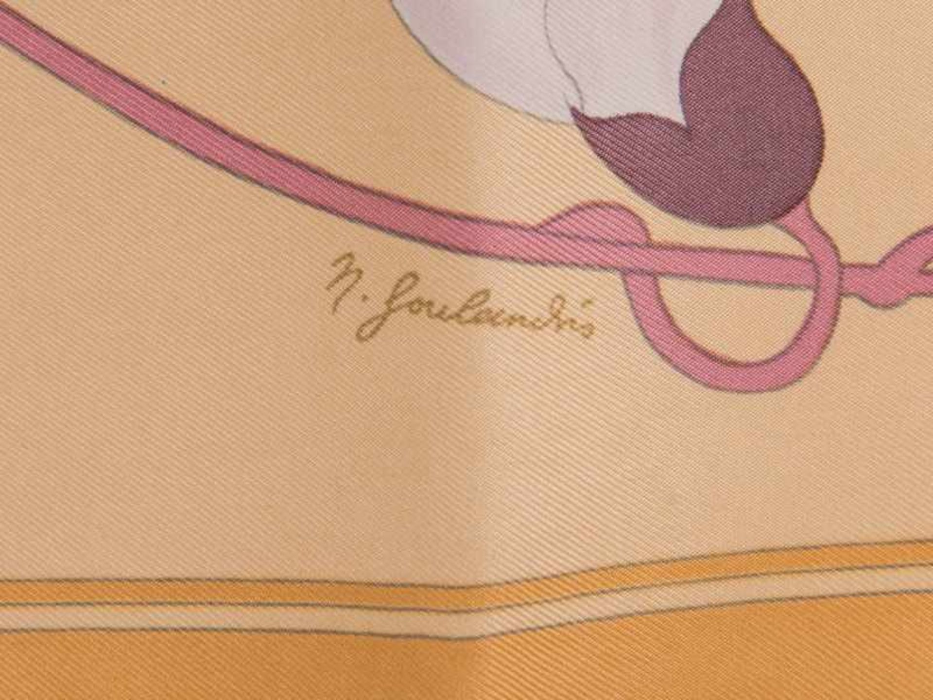 Vintage-Seidentuch von Hermès, Dekorentwurf von Niki Goulandris; Paris, 20. Jh. 100% Seide. - Bild 3 aus 3