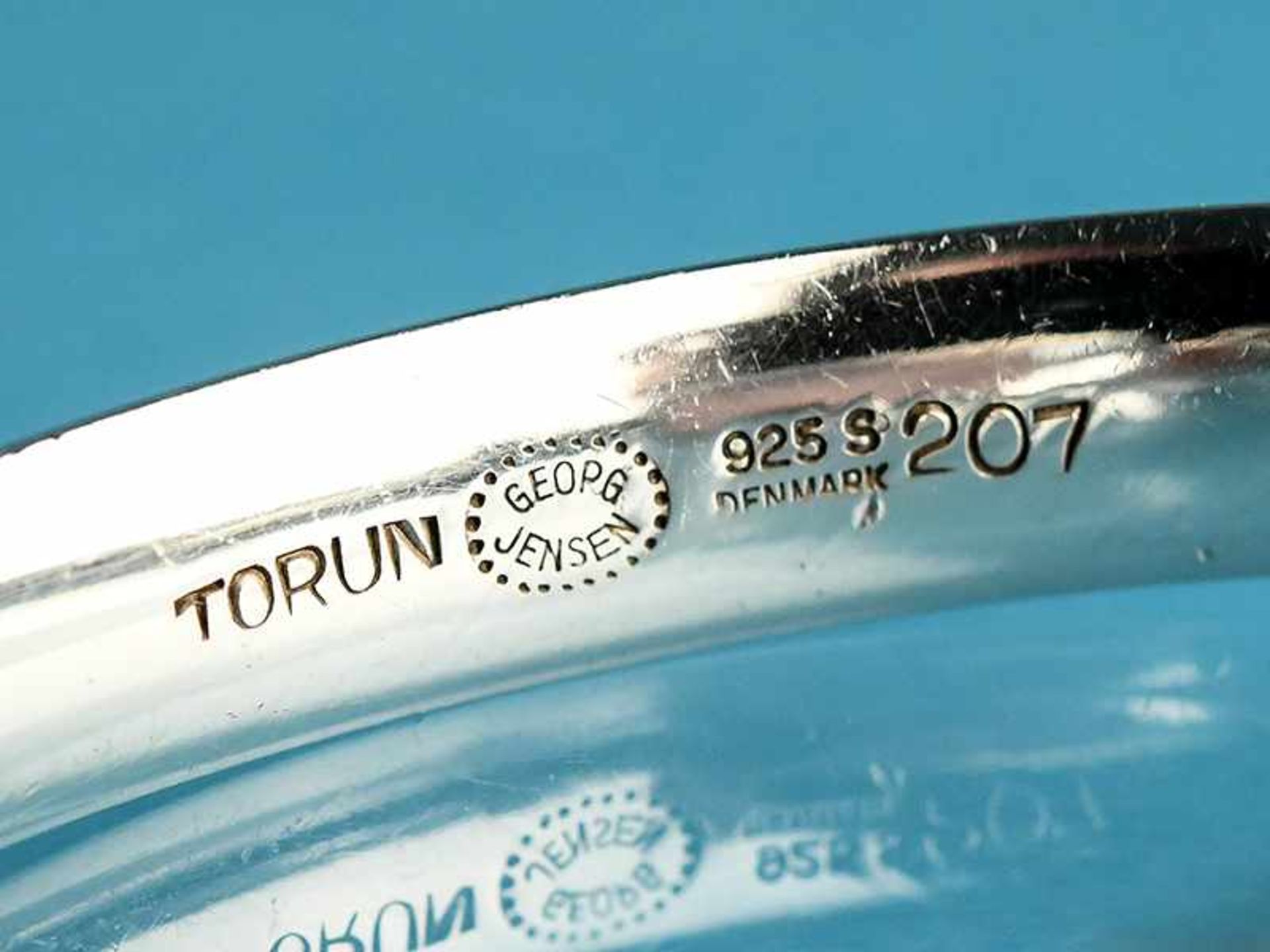Moderner Armreifen mit Bergkristall-Rutil, Georg Jensen, Design: Vivianna Torun Bulow-Hube, No. 207, - Bild 3 aus 5