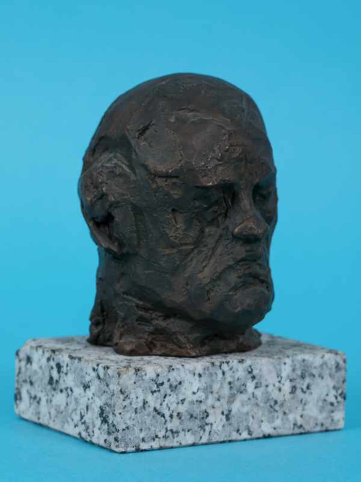 Hrdlicka, Alfred (1928 - 2009). Bronzeplastik "Selbstportrait", ca. 1986; Kopfplastik, innen hohl - Bild 2 aus 9