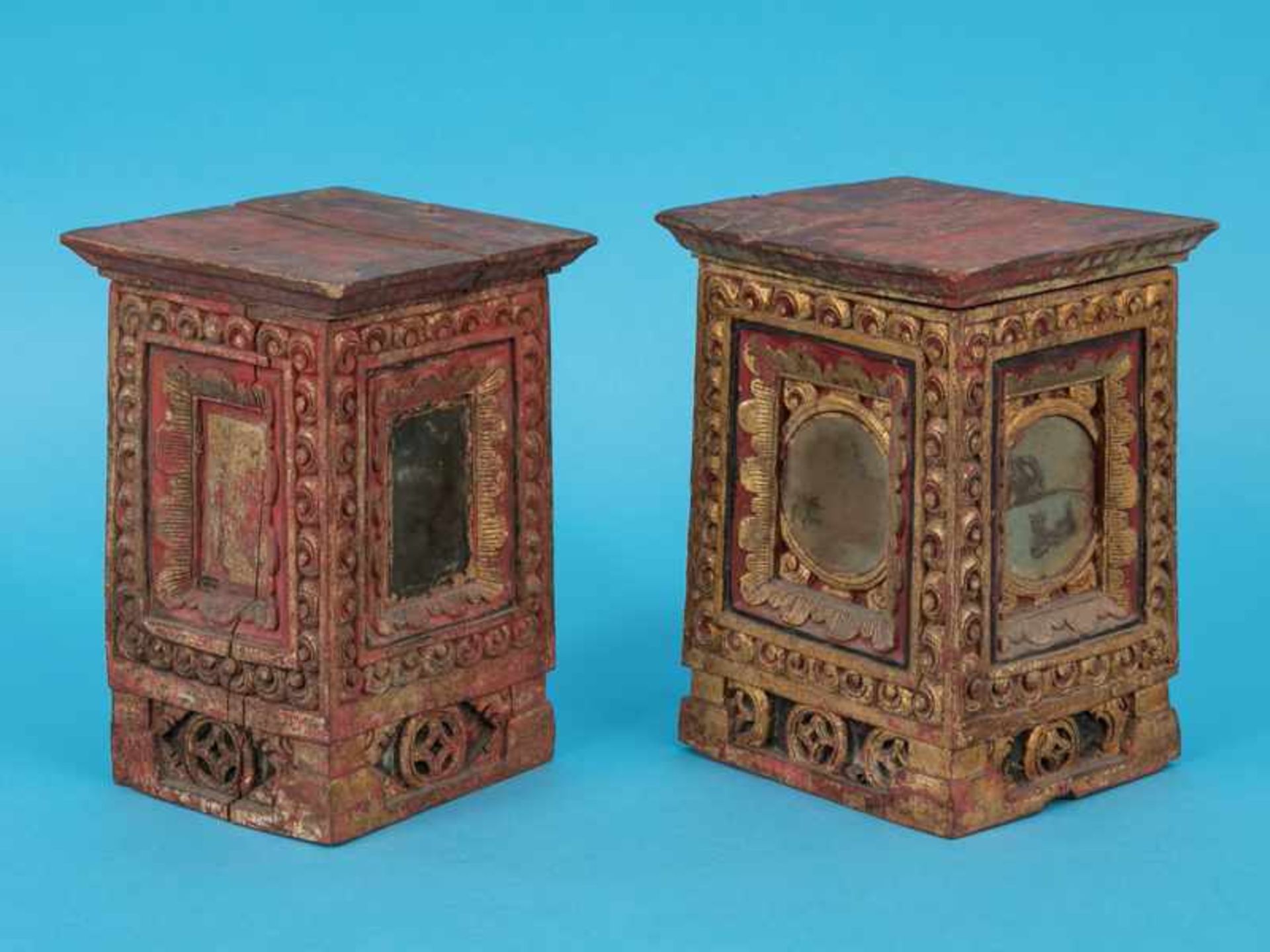 Paar schreinartige Reisealtar-Gehäuse mit je 1 Figur, wohl Thailand, 19./20. Jh. Holz, geschnitzt - Image 7 of 7