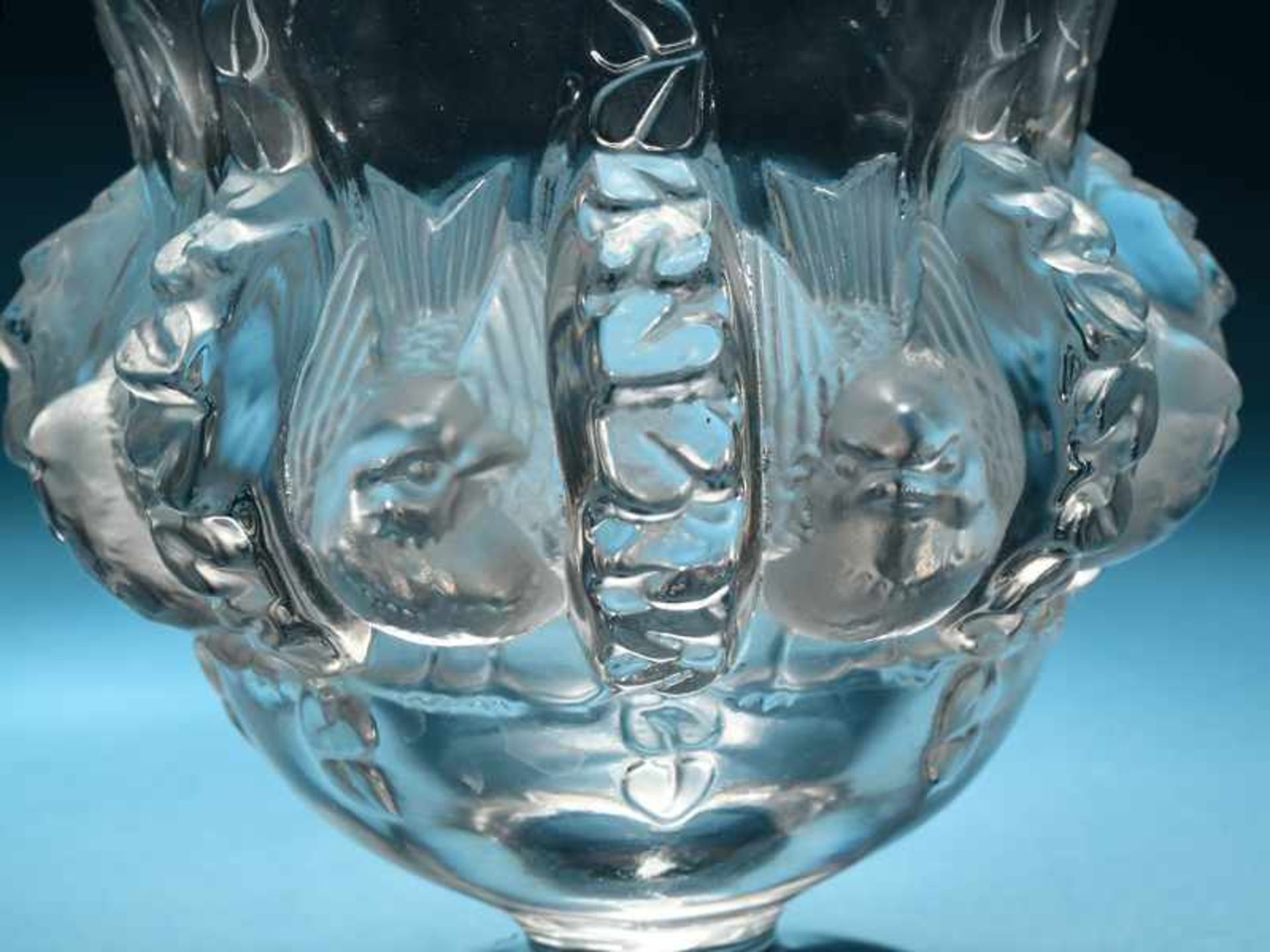 Vase "Dampierre", Lalique (Frankreich), 2. Hälfte 20. Jh. Farbloses Glas, teils satiniert; nach - Bild 5 aus 7