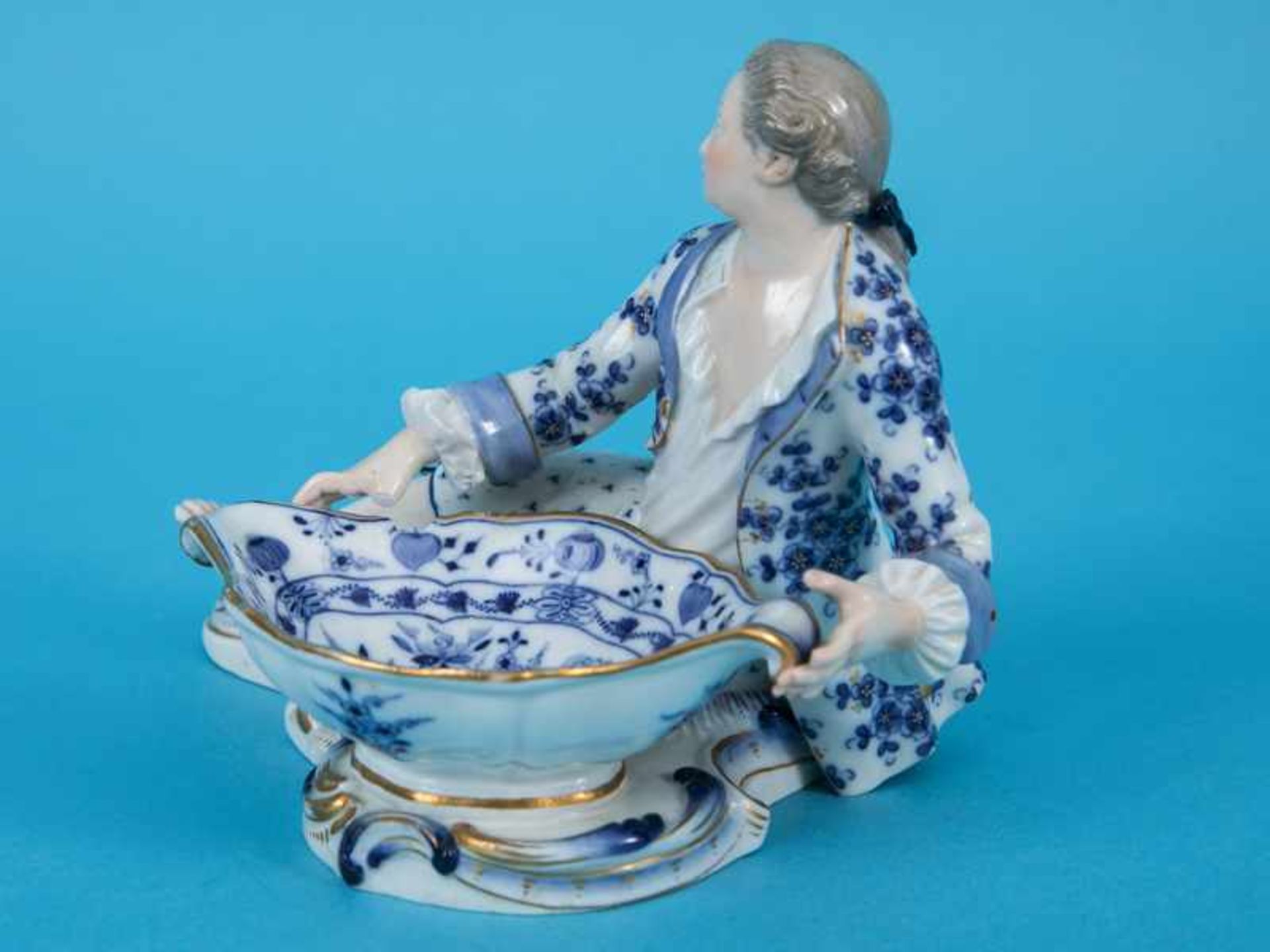 Figurenschale "Rokoko-Kavalier", Meissen, Ende 19. Jh. Weißporzellan mit unter Glasur blauer und - Bild 7 aus 7