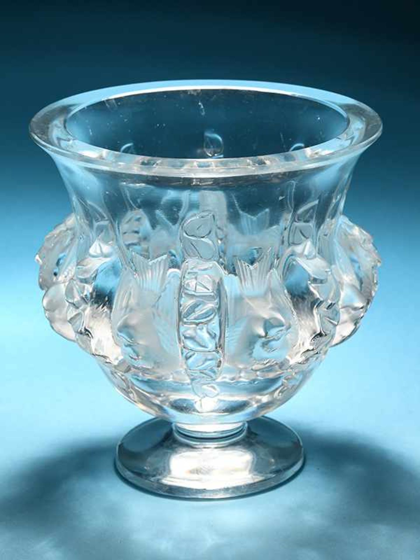 Vase "Dampierre", Lalique (Frankreich), 2. Hälfte 20. Jh. Farbloses Glas, teils satiniert; nach