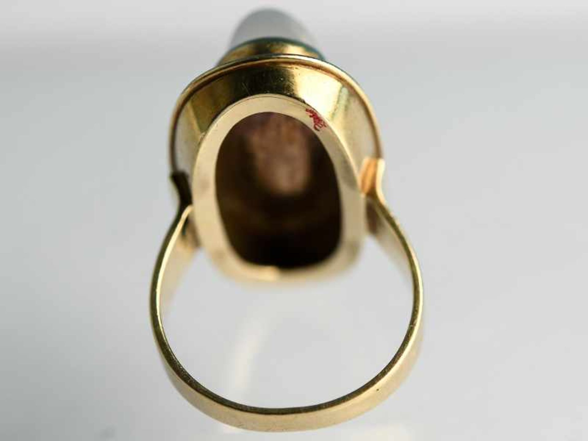 Ring mit Mondstein-Cabochon, Goldschmiedearbeit von Prof. Arnold, Hamburg, 60- er Jahre 585/- - Bild 4 aus 5