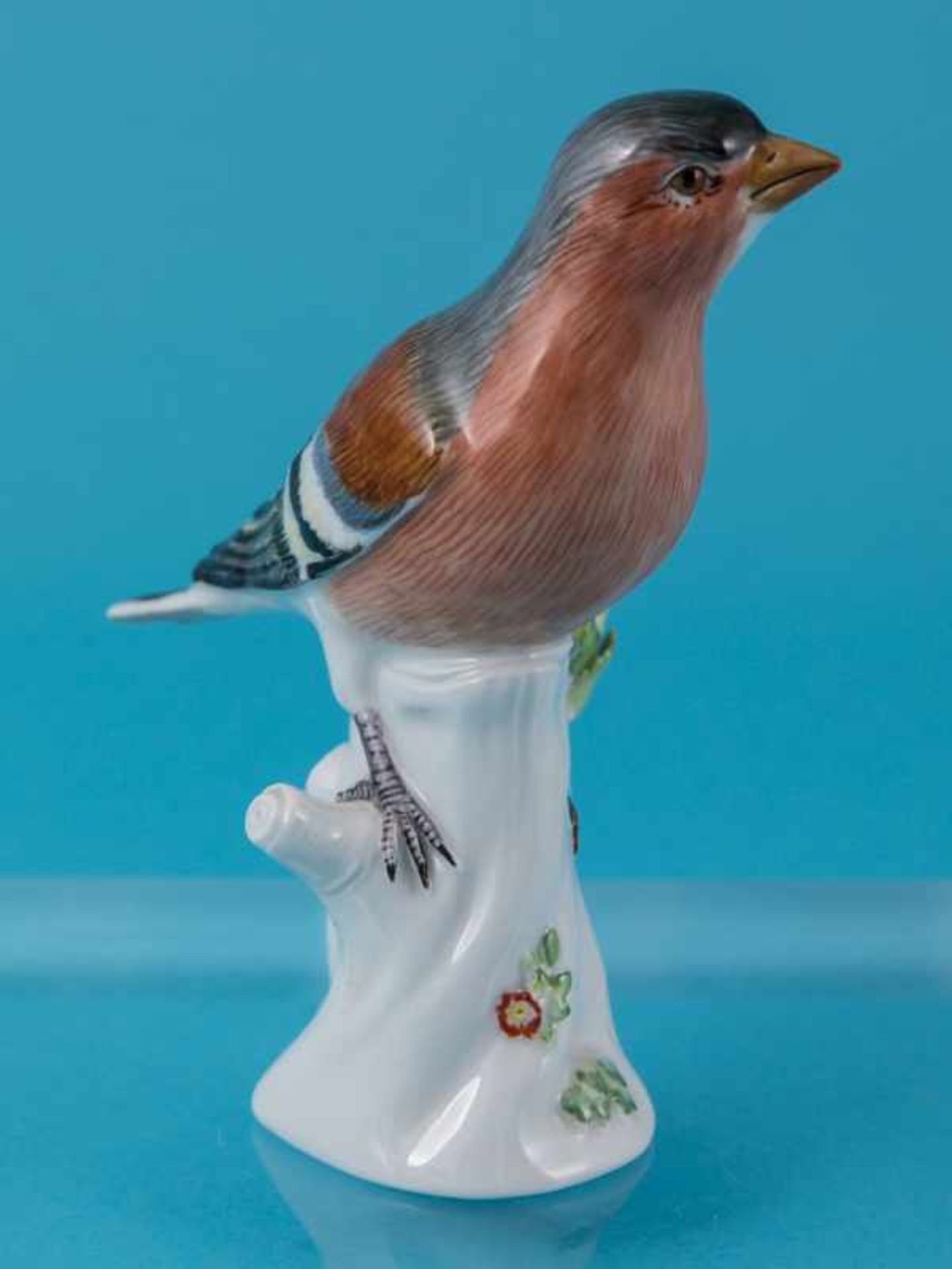 Vogelfigur "Buchfink" (Fringilla coelebs) nach links schauend; Entwurf: Joh. Joachim Kändler (1706- - Bild 5 aus 8