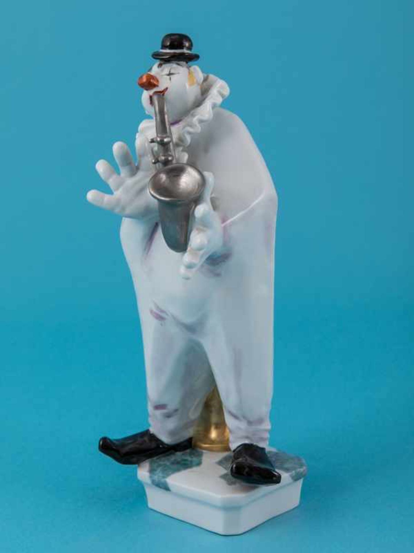 Figur "Clown mit Saxophon und Tuba"; Entwurf: Peter Strang (1936-); Meissen, Ende 20. Jh. - Image 5 of 8