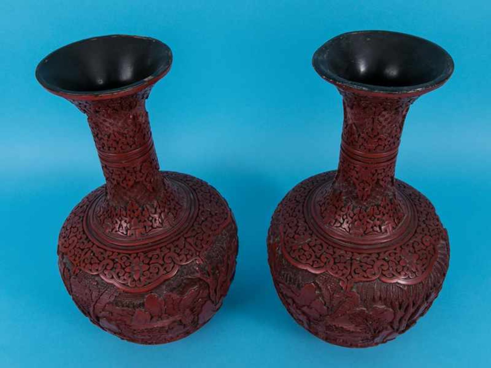 2 große Rotlack-Vasen; China; 1. Hälfte 20. Jh. Chinesische Lackschnitzerei; Vasenkörper mit - Bild 3 aus 12