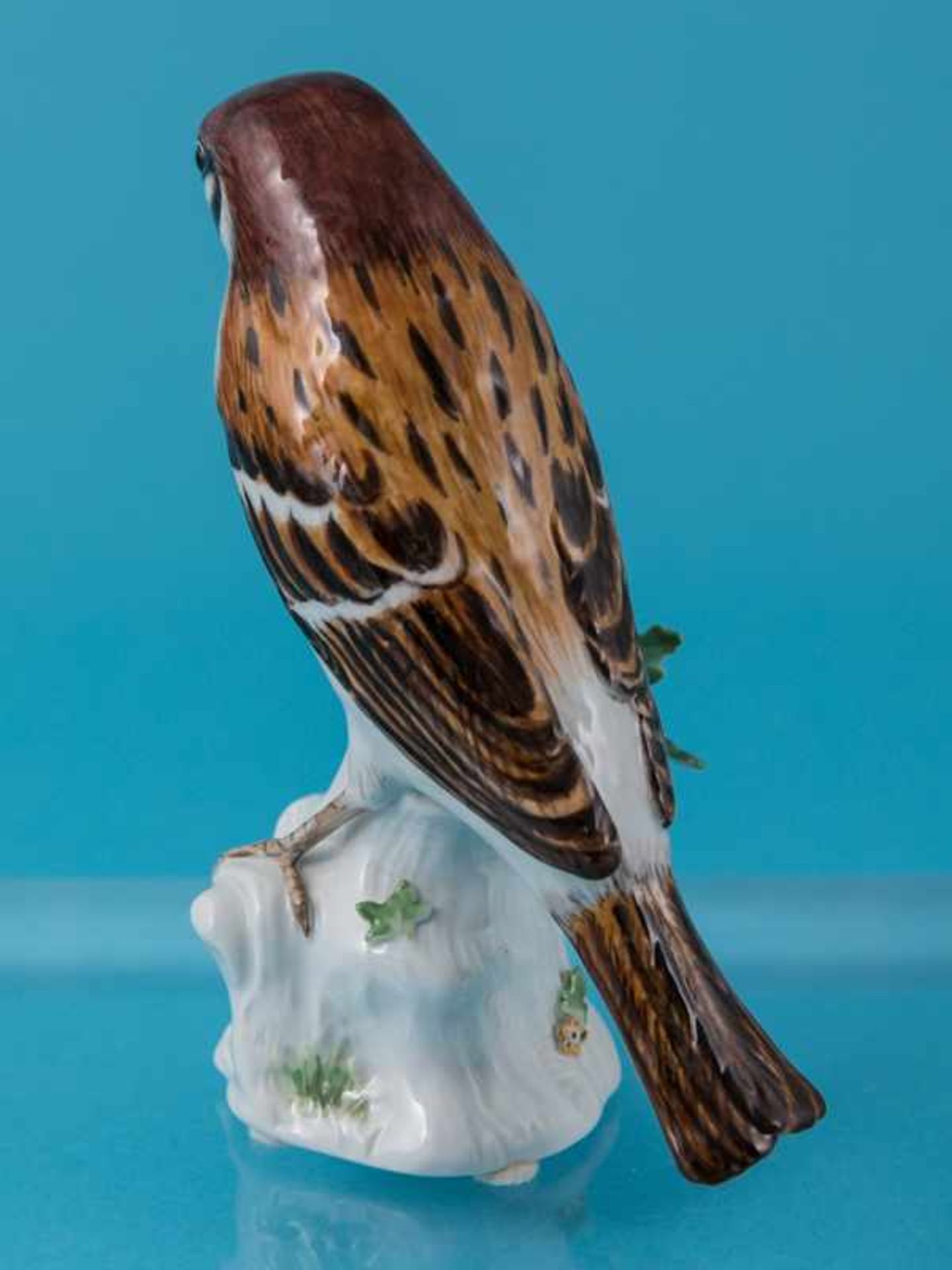 Vogelfigur "Feldsperling/Feldspatz" (Passer montanus); Entw.: Joh. Friedr. Eberlein (1696-1749) - Image 6 of 8