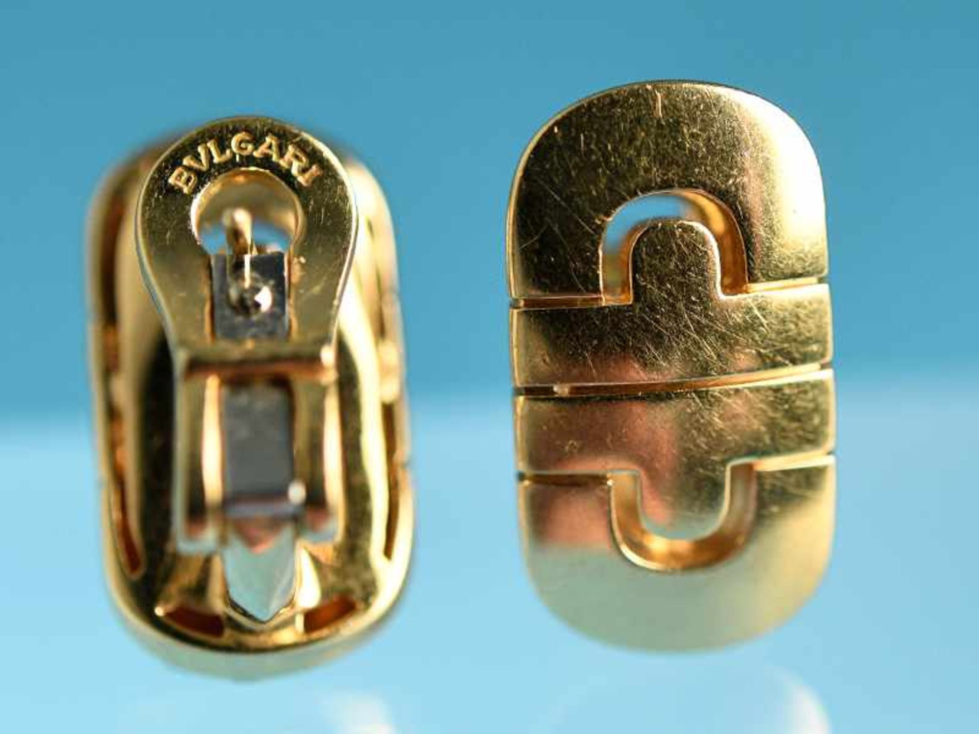 Paar Ohrclips, Modell "Parentesi", Bulgari, Italien, 20. Jh. 750/- Gelbgold. Gesamtgewicht ca. 13, - Bild 3 aus 3