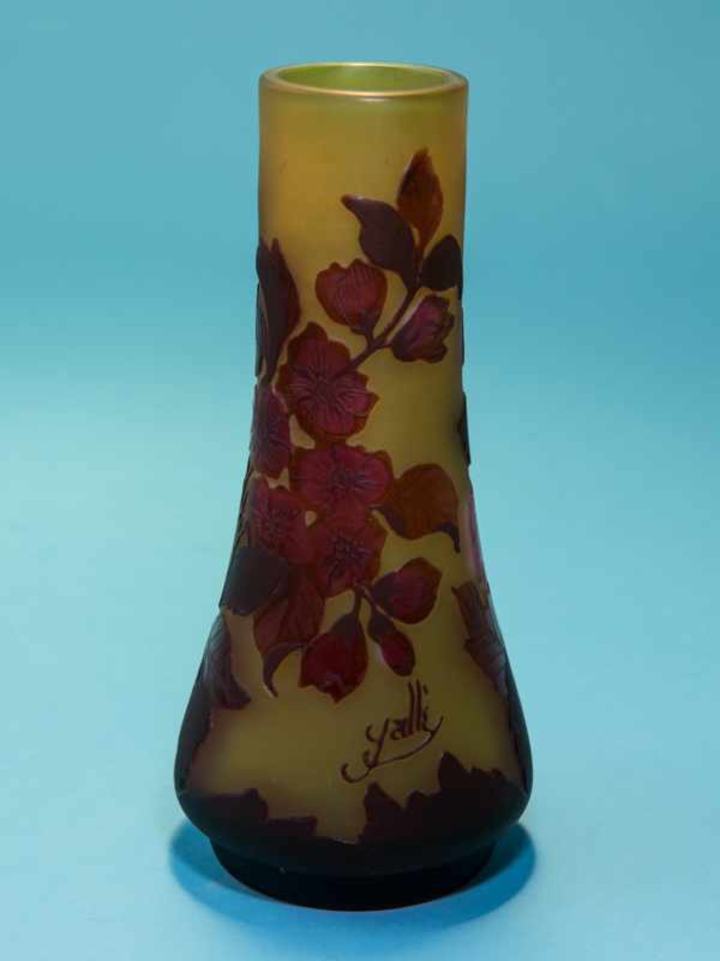 Jugendstil-Vase mit Blumen- und Blattdekor, Emile Gallé (Werkstatt), Nancy/Frankreich, wohl um 1920. - Image 2 of 5