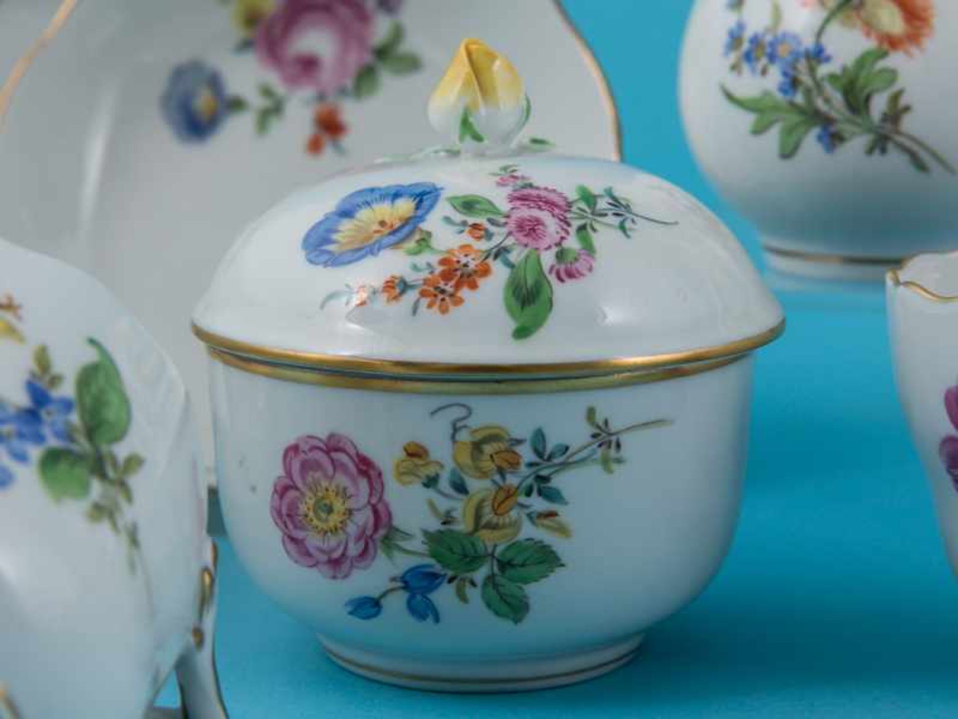 15-tlg. Mocca-Set "Deutsche Blume" für 6 Personen, Meissen, 20. Jh. Weißporzellan mit polychromer - Image 5 of 6