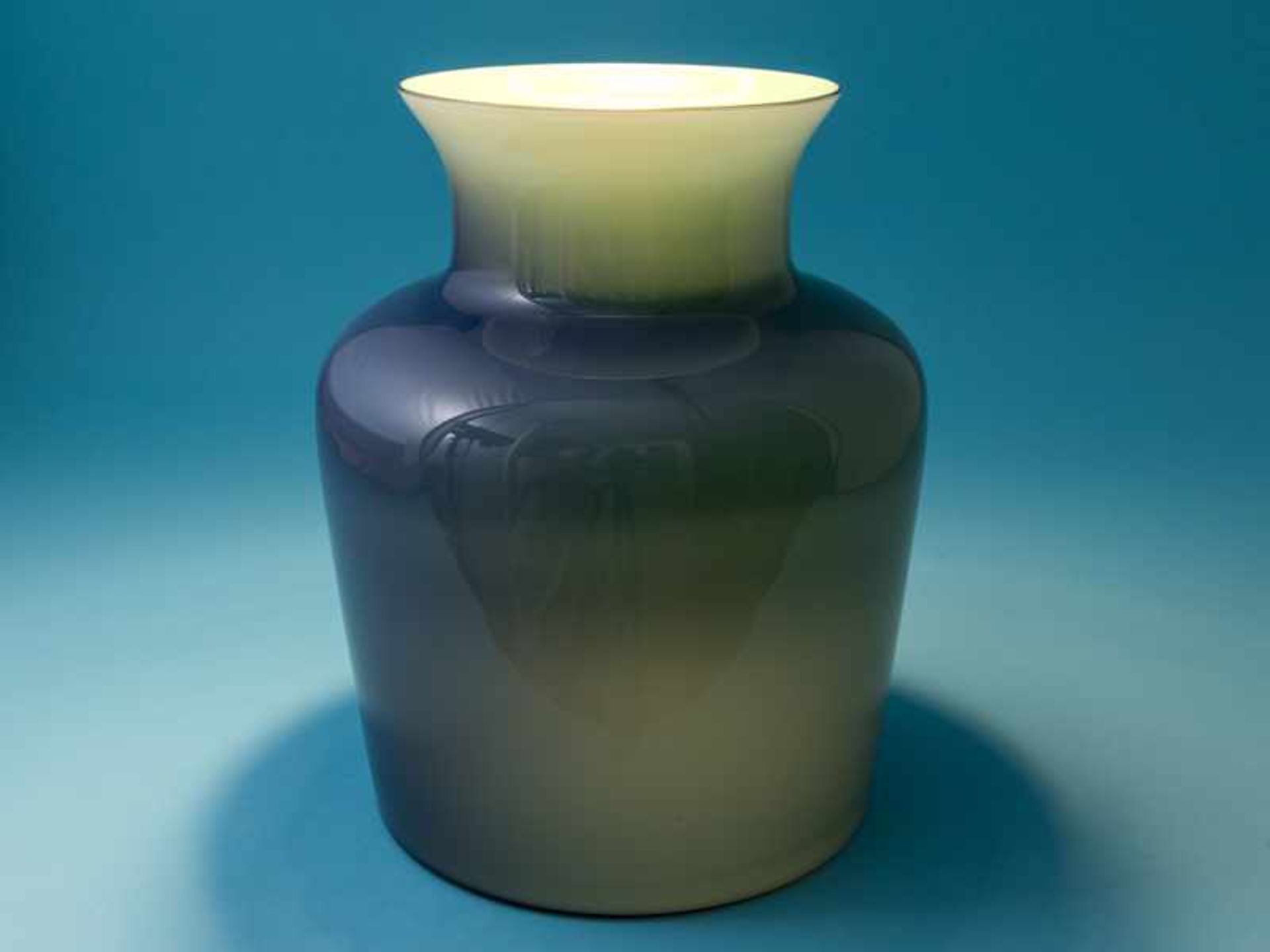 Große Vase "Profili"; Entwurf: Anna Gili (*1960) 1995; Salviati/Murano; Ende 20. Jh. Blaues - Image 2 of 4