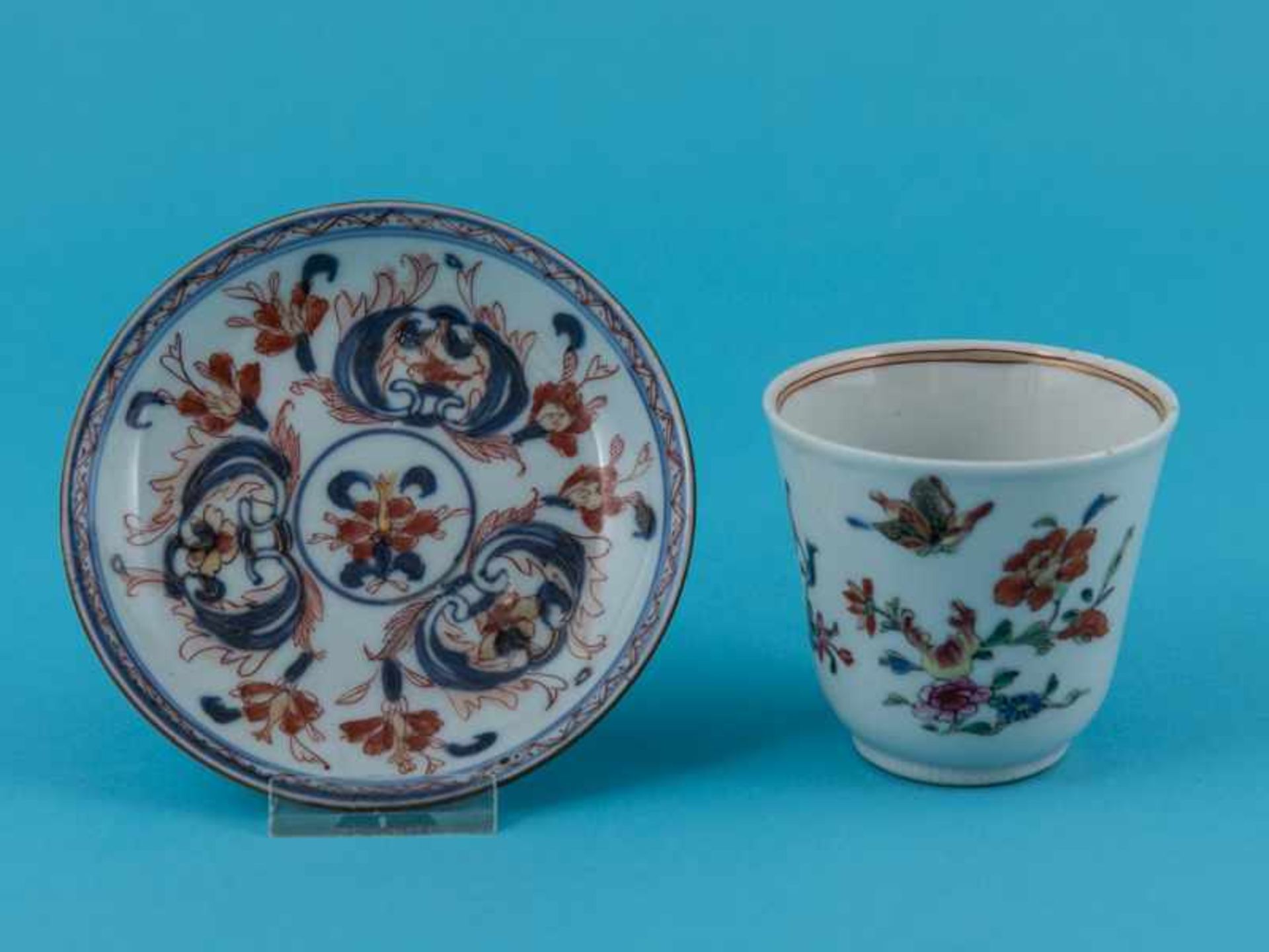 Koppchen und Unterschale, China, 18./19. Jh. Porzellan mit verschiedenen polychromen Dekormalereien; - Image 6 of 7