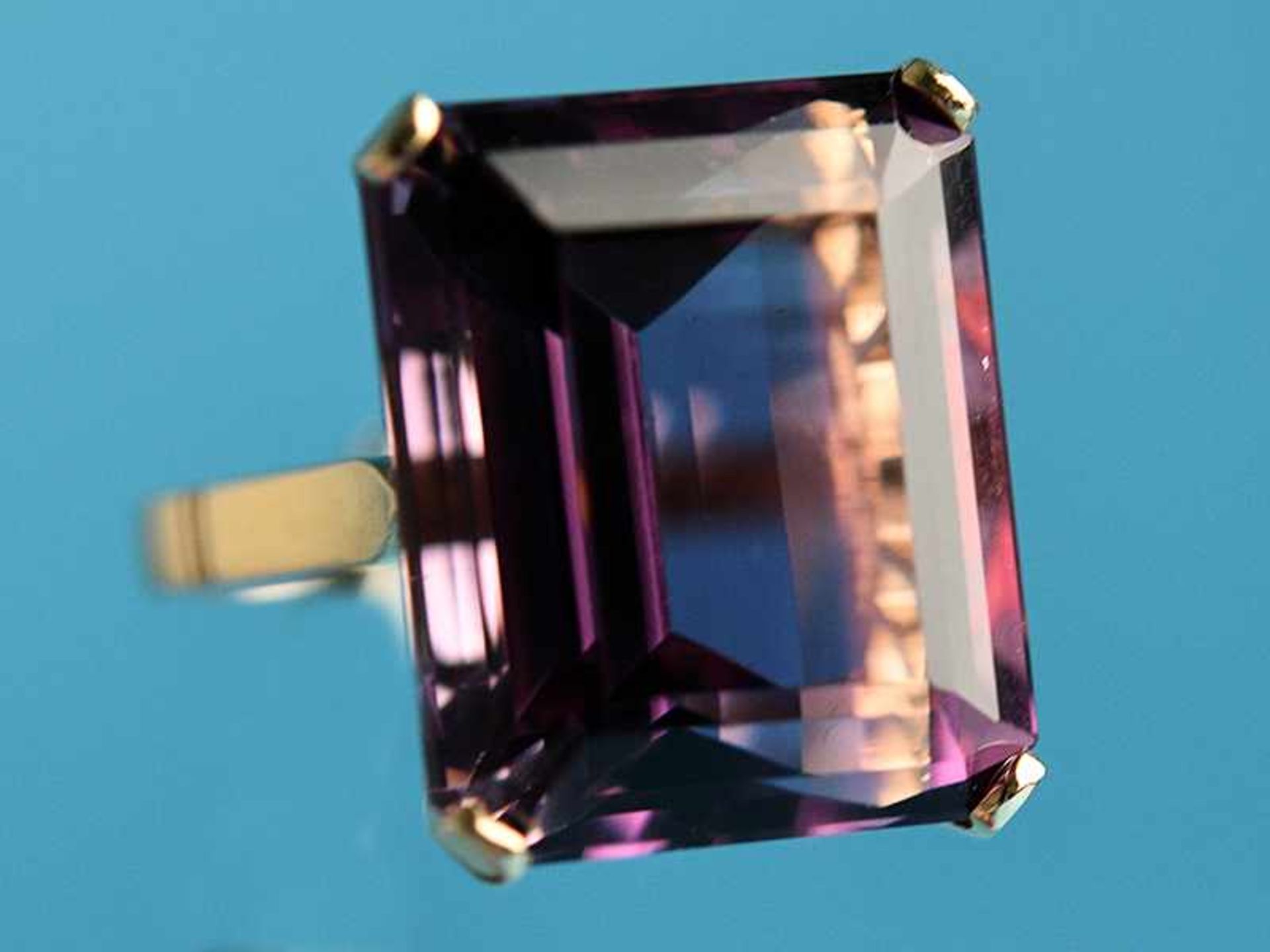 Ring mit Amethyst, 70- er Jahre 585/- Gelbgold. Gesamtgewicht ca. 8,2 g. Rechteckiger, - Bild 4 aus 4