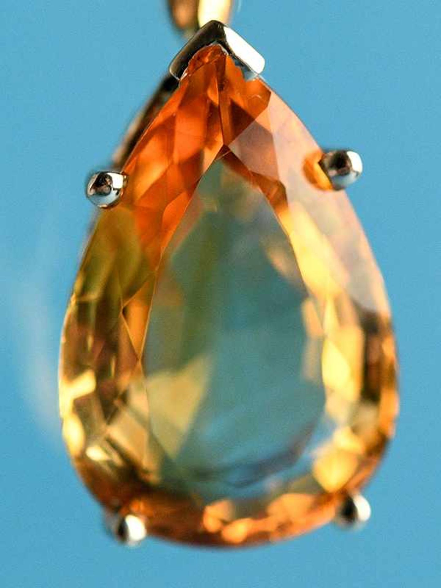 Anhänger mit Citrin und kleinem Achtkant-Diamant, 20. Jh. 585/- Gelbgold. Gesamtgewicht ca. 4,8 g. - Bild 2 aus 5