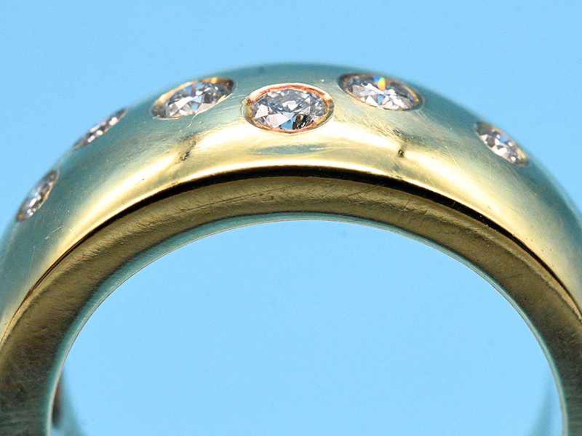 Bandring mit 6 Brillanten, zusammen ca. 0,4 ct, 90- er Jahre 585/- Gelbgold. Gesamtgewicht ca. 13, - Bild 3 aus 4