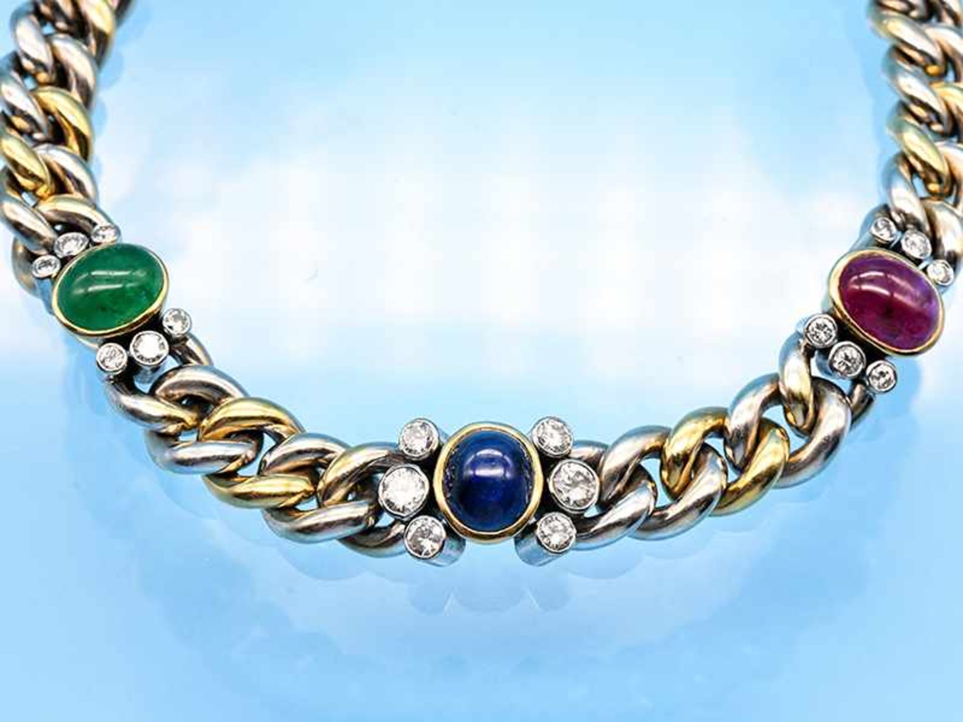 Panzerarmband mit Smaragd,- Rubin- und Saphir-Cabochons und 18 Diamanten, zusammen ca. 1,2 ct, - Image 2 of 2