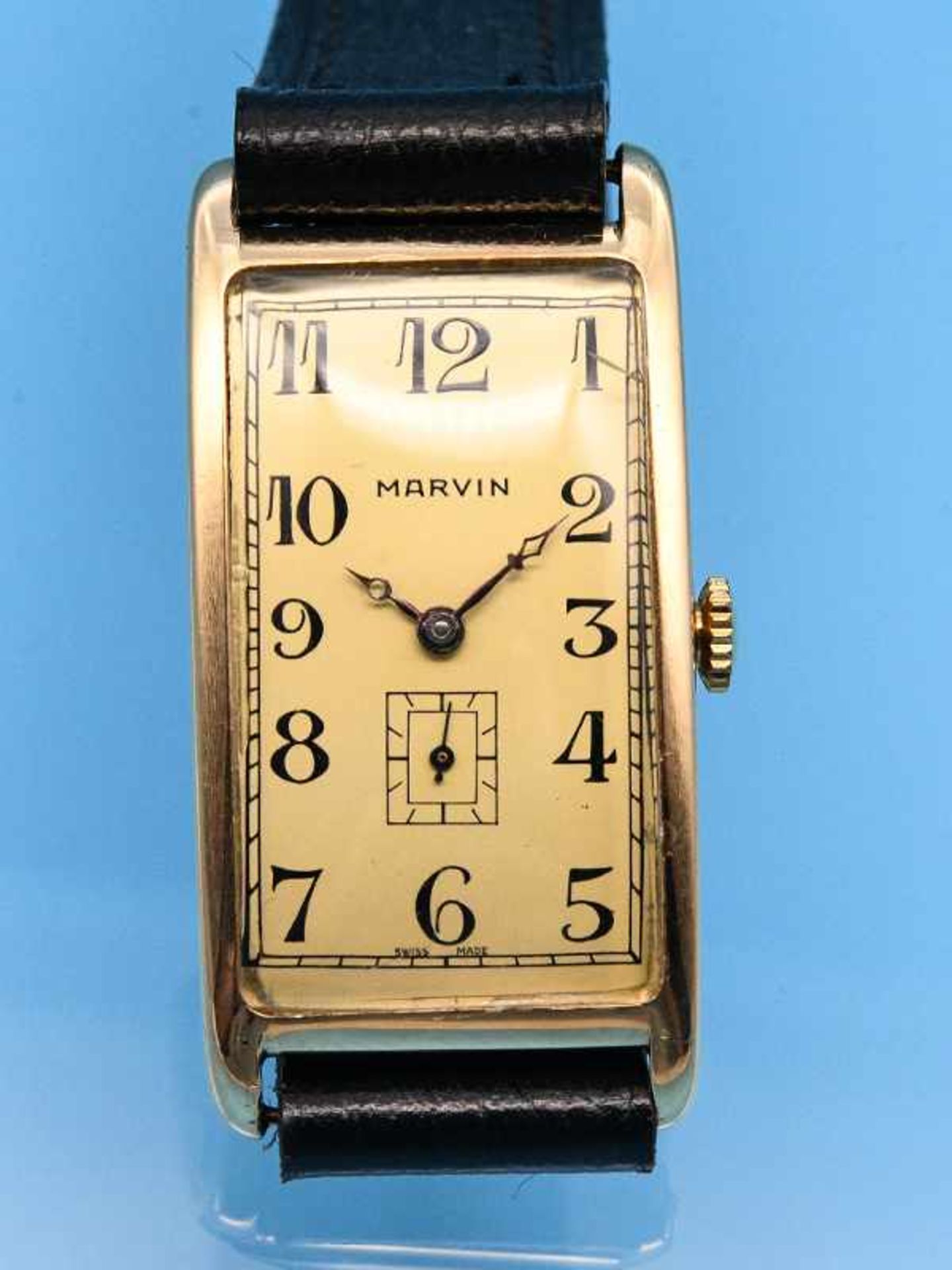 Herrenarmbanduhr, bezeichnet "Marvin", um 1930-40 585/- Gelbgold. Längliches Gehäuse mit