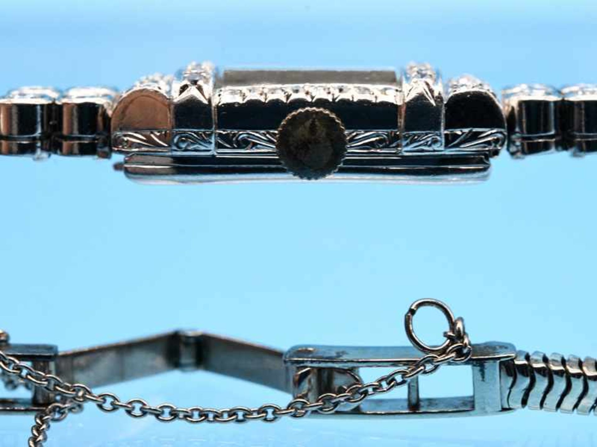 Damenarmbanduhr mit reichhaltigem Diamantbesatz, zusammen ca. 1,55 ct, bezeichnet Suppa, Art Deco - Bild 4 aus 5