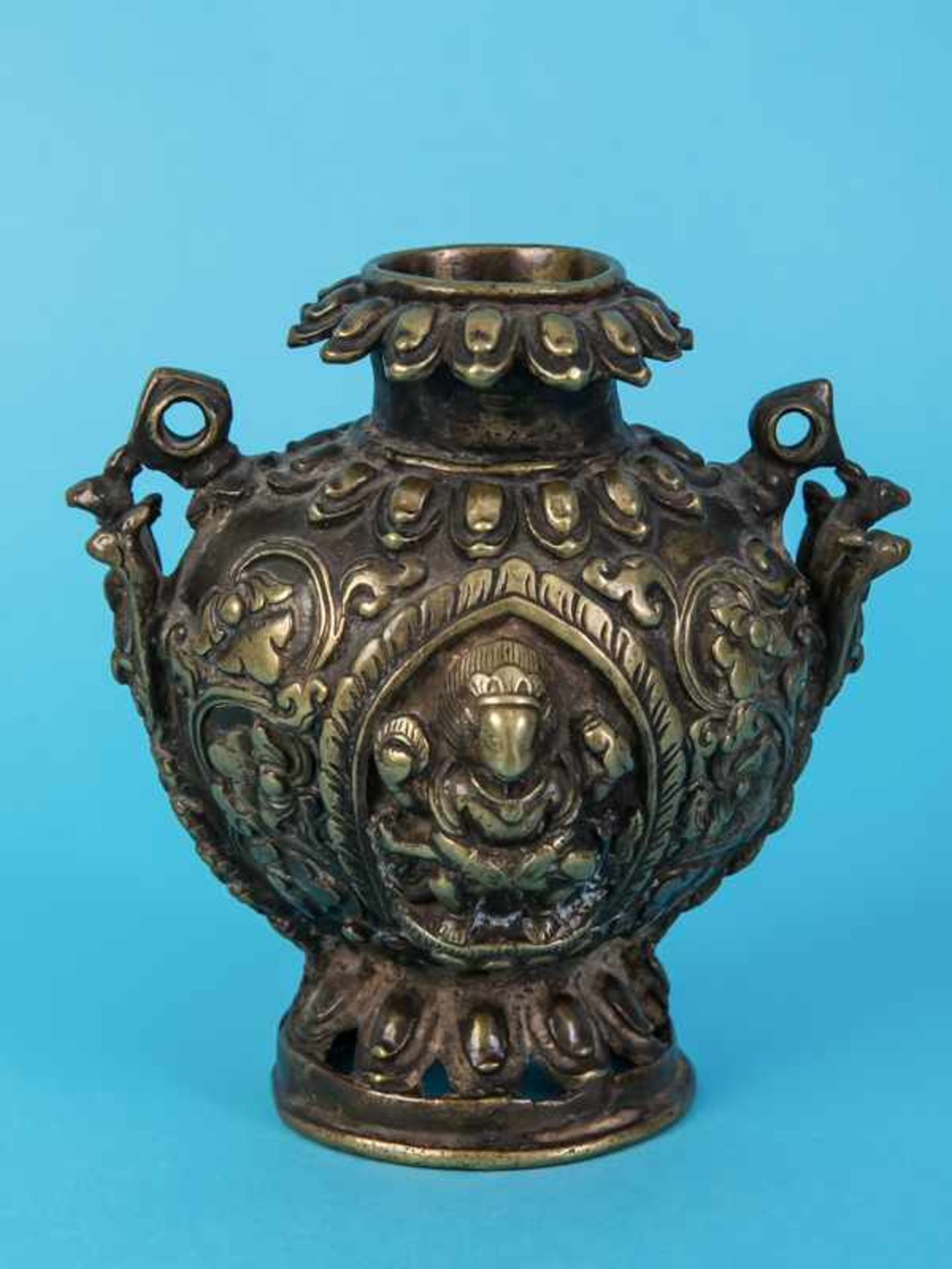 Weihrauchbrenner, Tibet, 16./17. Jh. Bronze/Messing; Vasenkorpus auf rundem durchbrochenen Sockel;