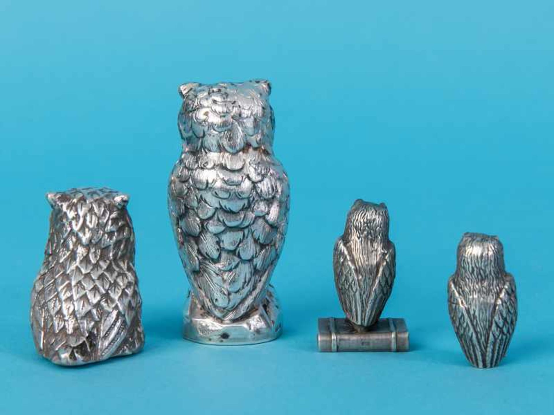 4 verschiedene Miniaturfiguren "Eulen", 20. Jh. Silber (verschiedene Legierungen), Gesamtgewicht ca. - Image 2 of 4