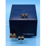 Paar Ohrstecker und 2 Paare Halbcreolen, Frey Wille, Wien 20. Jh. Silber- und goldfarbenes Metall