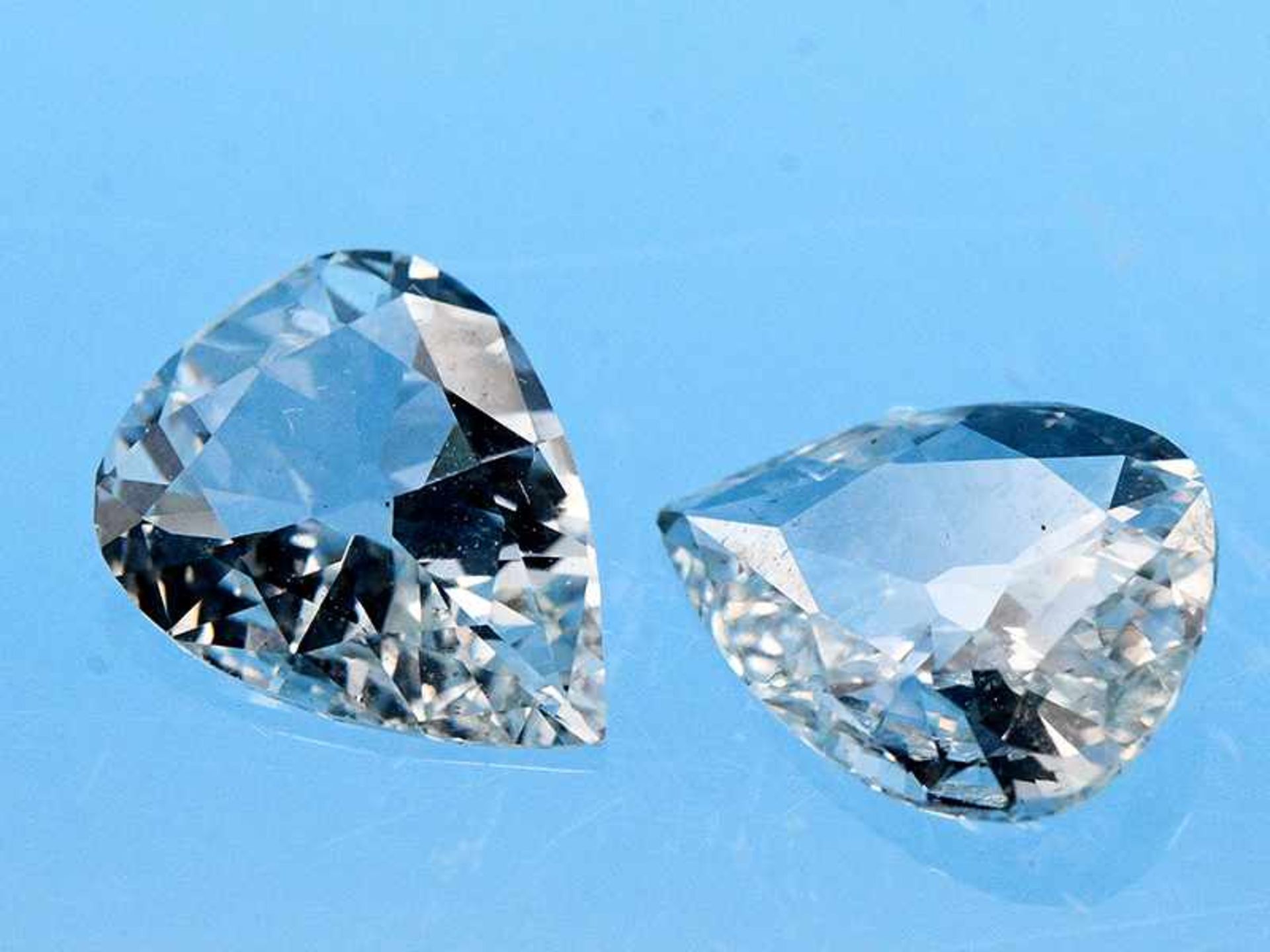 Paar lose Diamanttropfen, zusammen ca. 0,78 ct Ungefasst, jeweils 0,39 ct. Farbe: Wesselton. - Bild 2 aus 4
