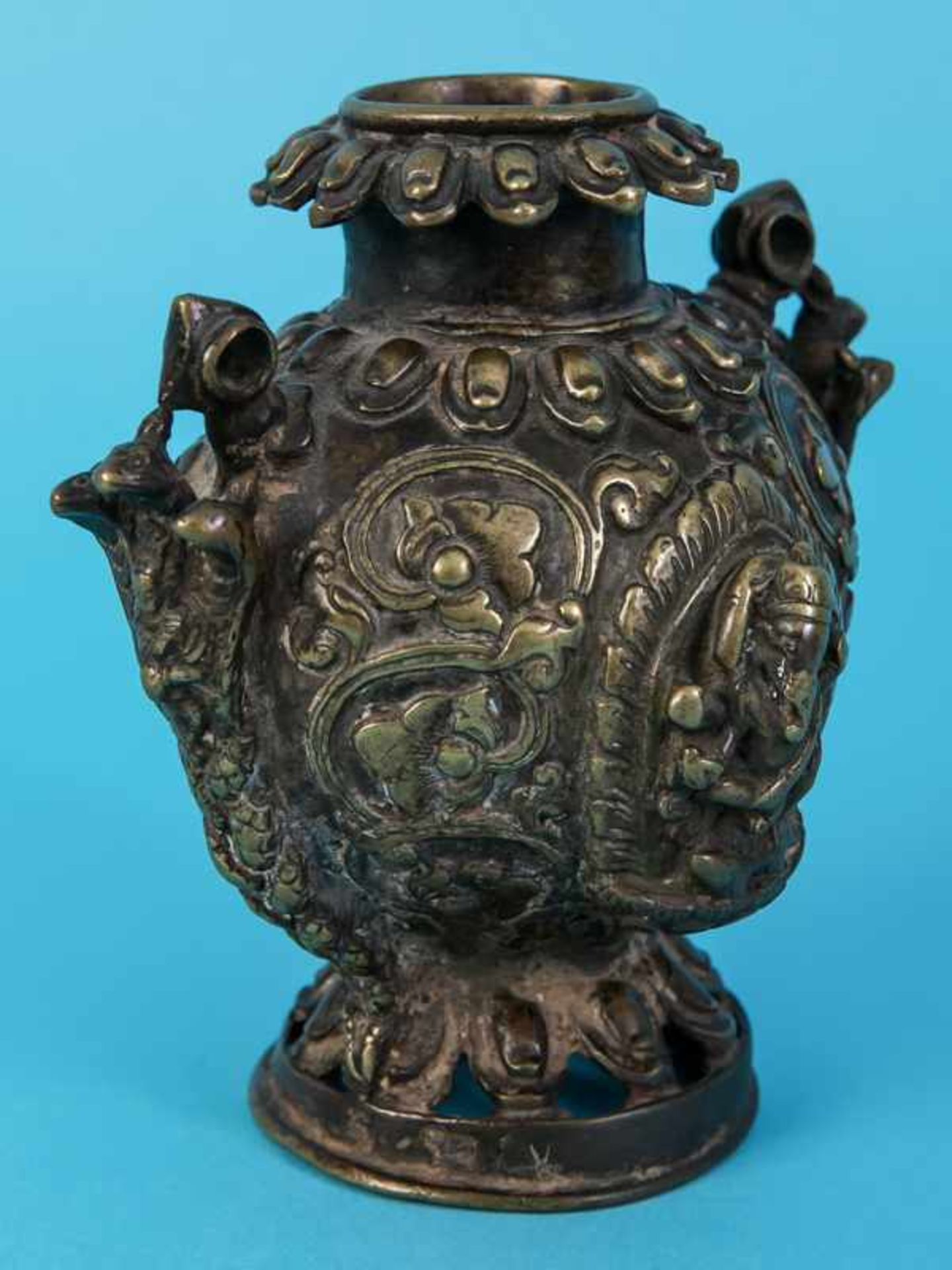 Weihrauchbrenner, Tibet, 16./17. Jh. Bronze/Messing; Vasenkorpus auf rundem durchbrochenen Sockel; - Bild 5 aus 9