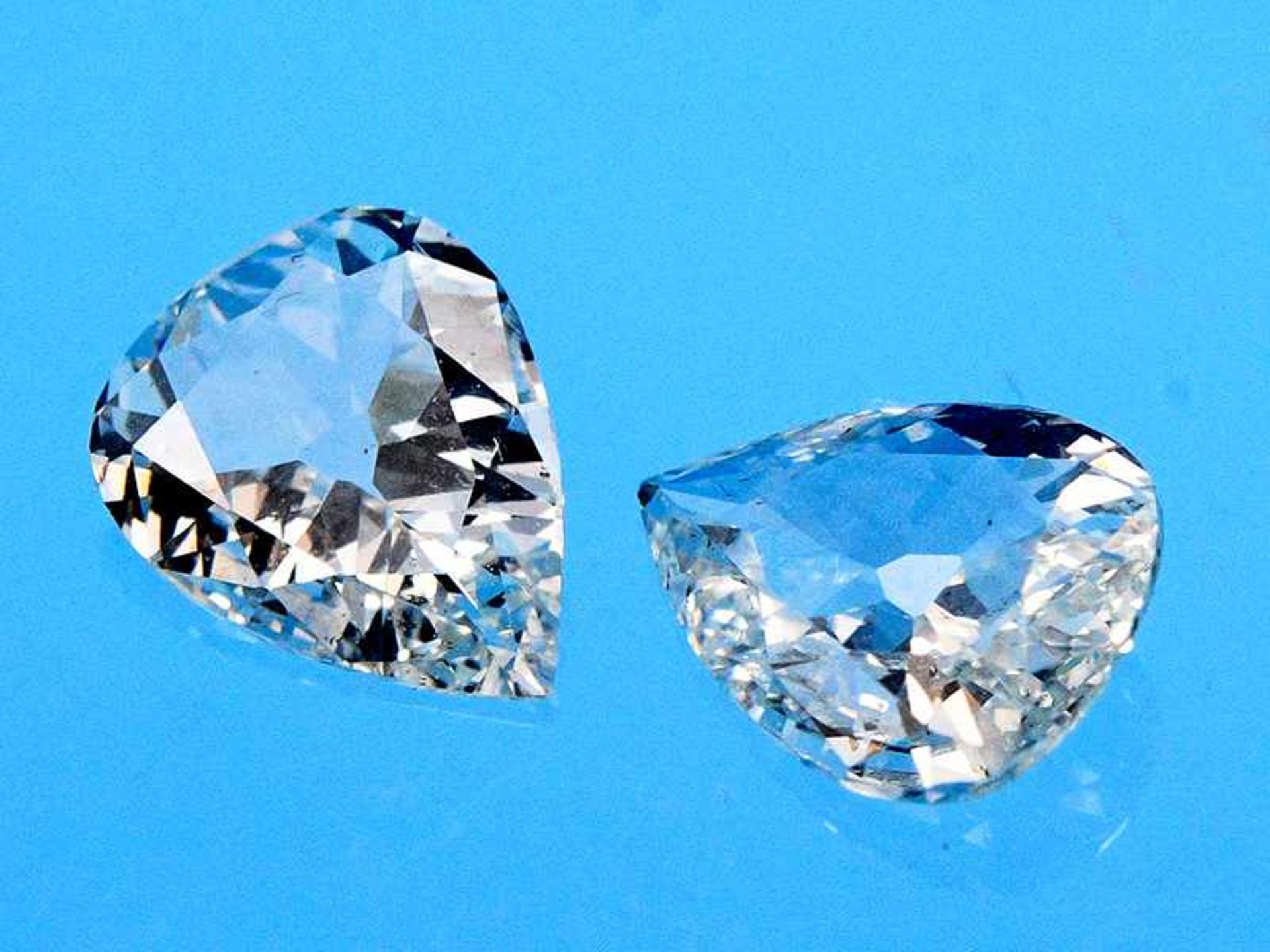 Paar lose Diamanttropfen, zusammen ca. 0,78 ct Ungefasst, jeweils 0,39 ct. Farbe: Wesselton.