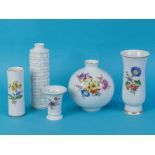 5 verschiedene Vasen, 4x "Deutsche Blume" + 1x Weiß/Design Ludwig Zepner; Meissen, 20. Jh.
