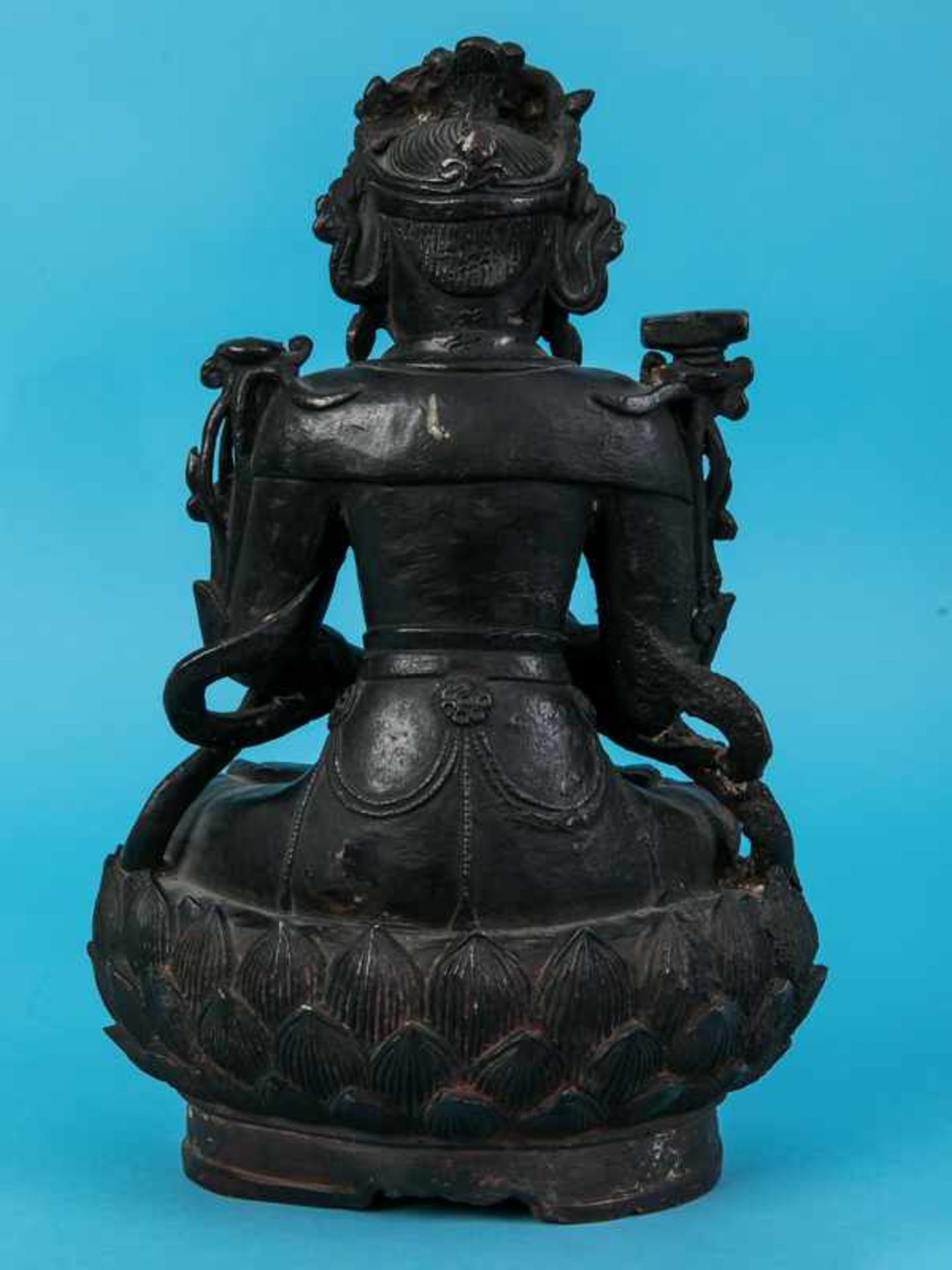 Buddha-Plastik "Tarjani Mudra"/Guan Yin, Tibet, 17./18. Jh. Bronze mit Resten von alter originaler - Bild 7 aus 9