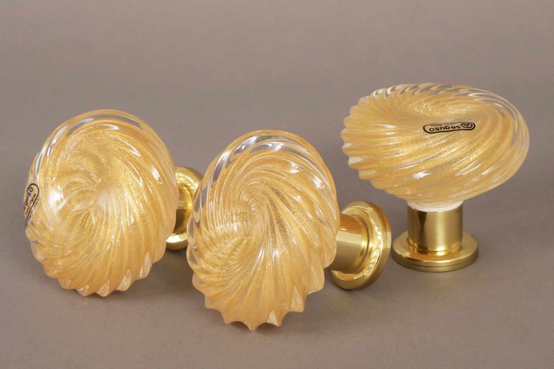 3 MURANO (Seguso) Tür-/Schrankgriffefarbloses Glas mit Goldeinsprenkelungen, runde, gedrehte