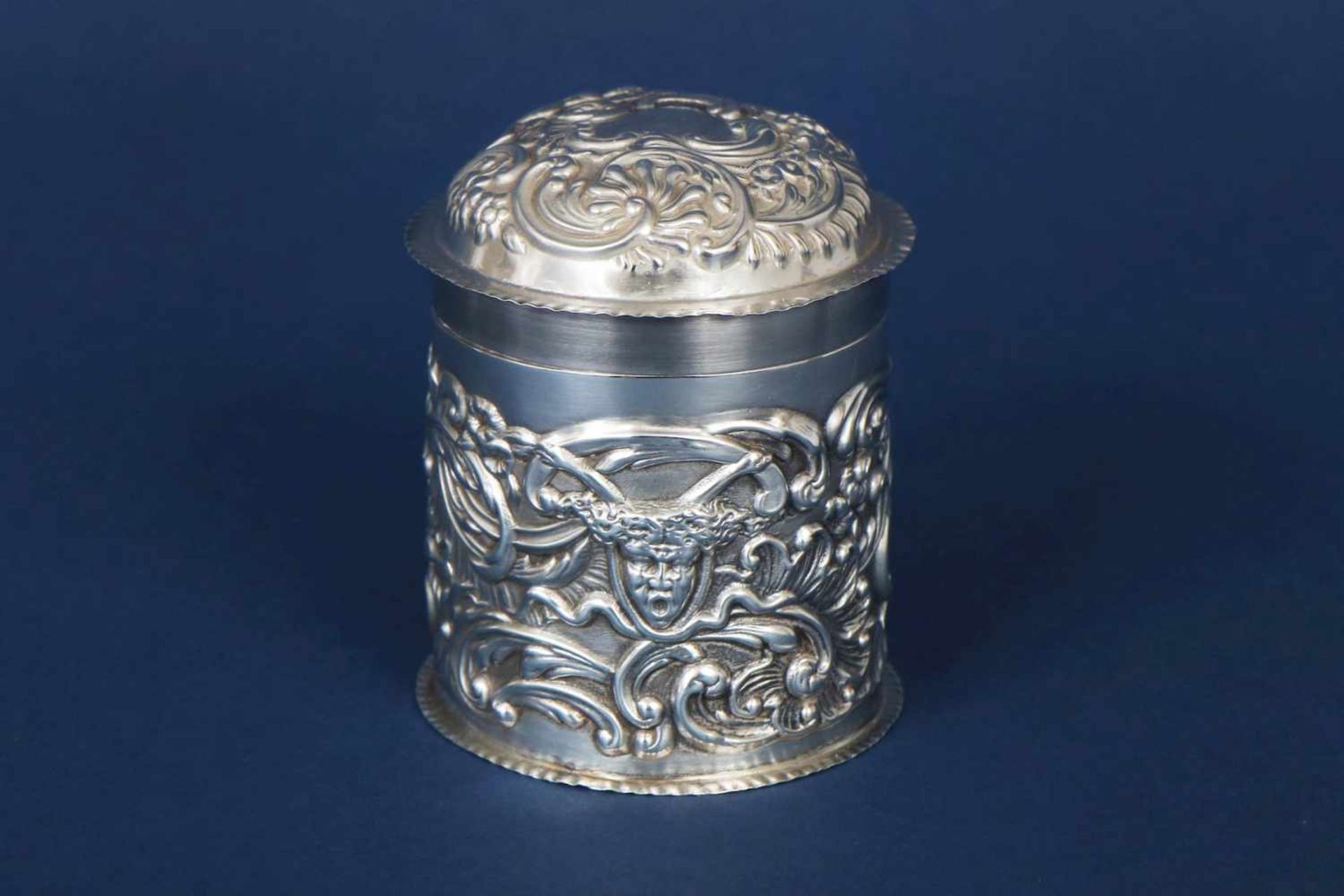 TeedoseSterling Silber, London, 1905, Rawland & Frazer/William Gould, zylindrisches Gefäß mit
