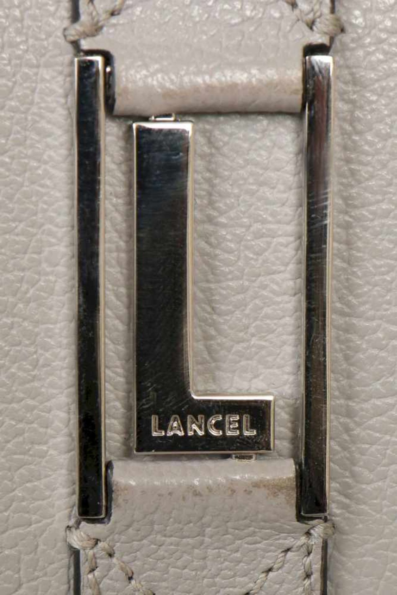 LANCEL Portemonnaiegraues Leder, rechteckige Form, Reißverschluss, innen Vielzahl Kartenfächer, - Image 2 of 2