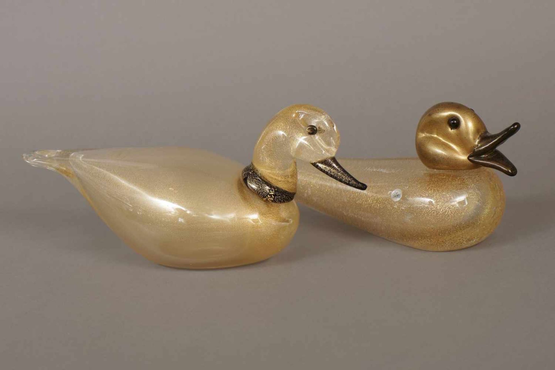 Paar BADROLI (MURANO) Glas-Entenfarbloses und schwarzes Glas mit Goldeinsprenkelungen, original