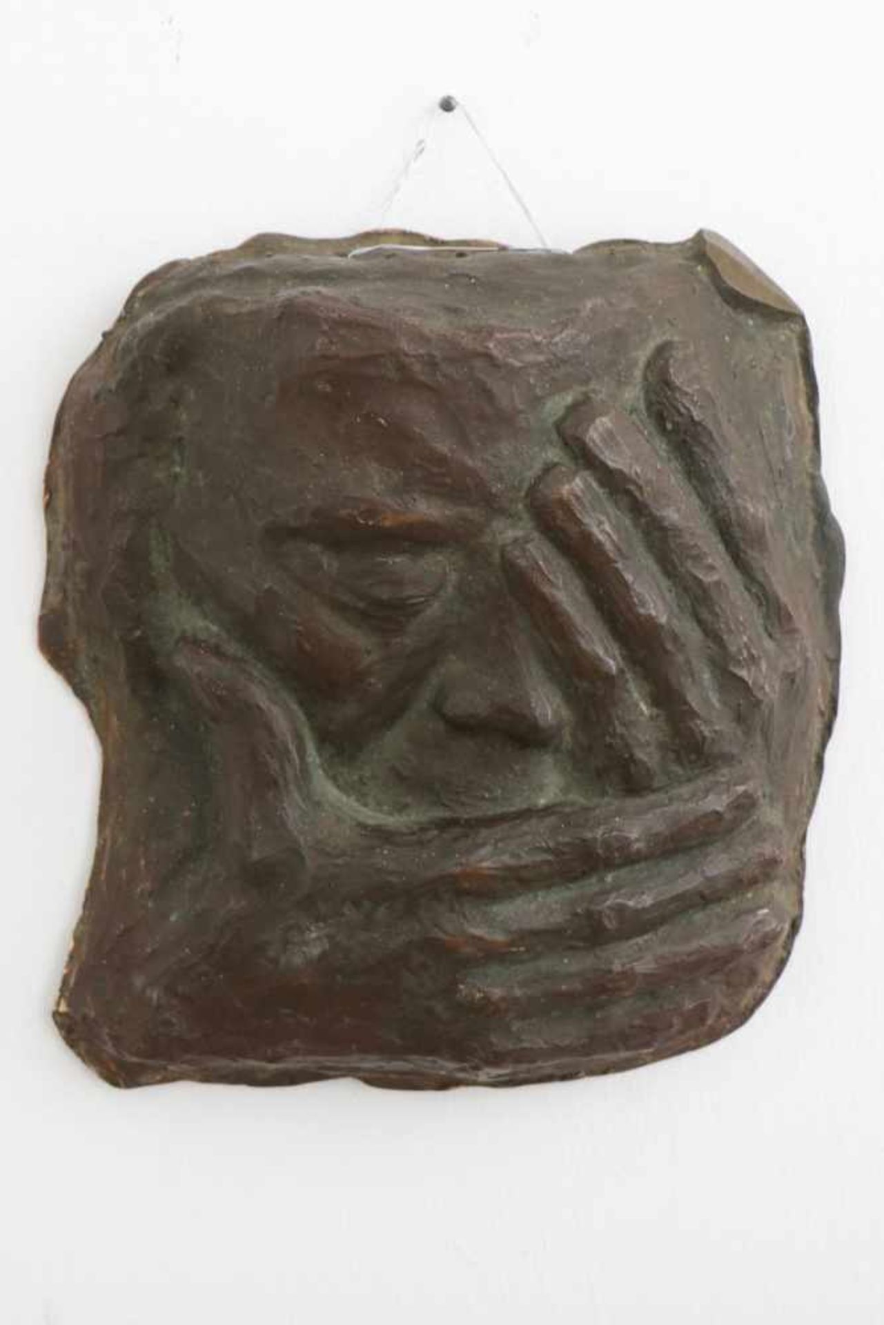 Bronzerelief nach KÄTHE KOLLWITZ ¨Die Klage¨braun patiniert, links unten bezeichnet ¨cop. E¨, ca.