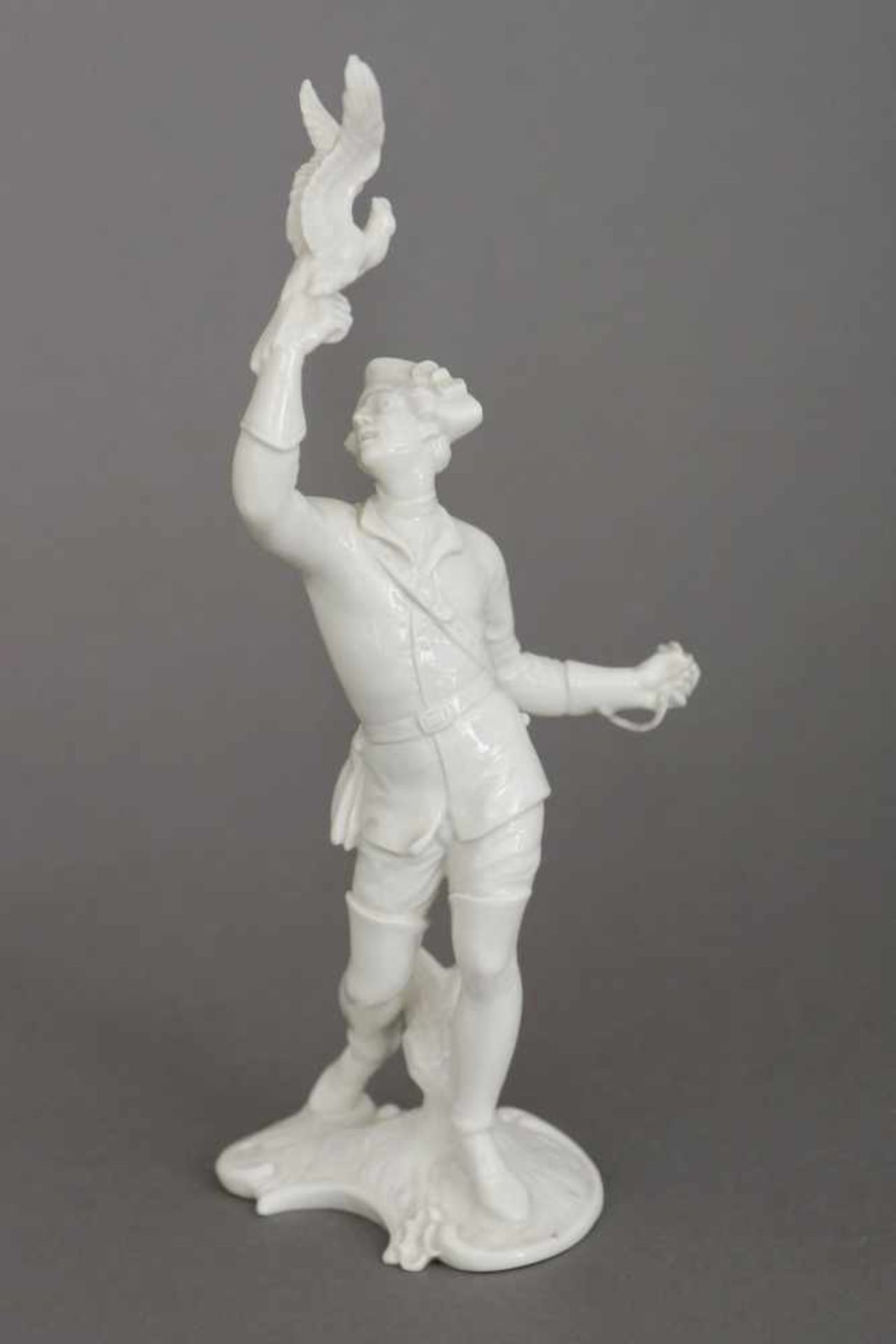 NYMPHENBURG Porzellanfigur ¨Falkner mit Vogel¨Entwurf THEODOR KÄRNER, Weißporzellan, H ca. 23cm